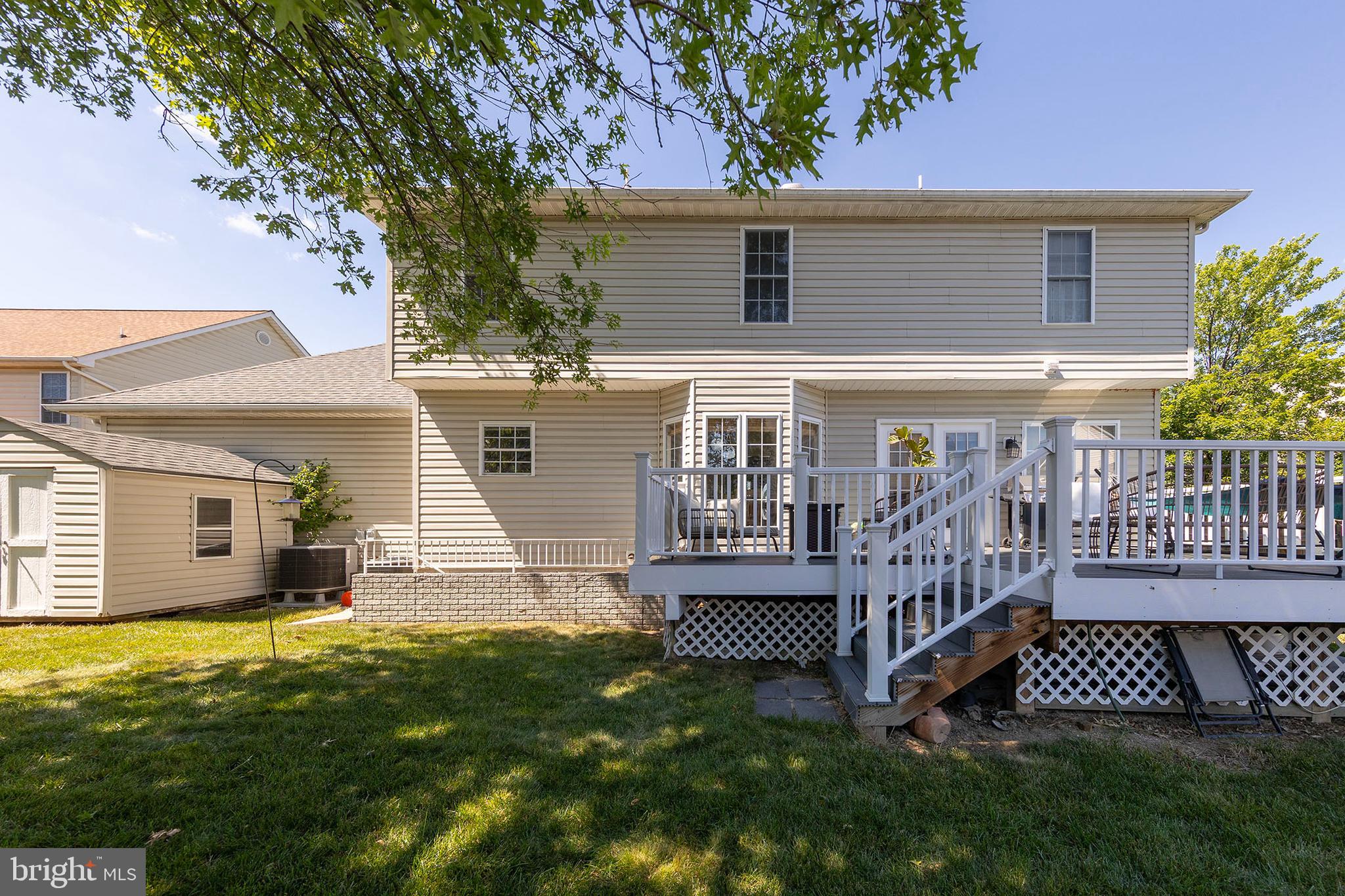WOODSIDE ESTATES - Residential