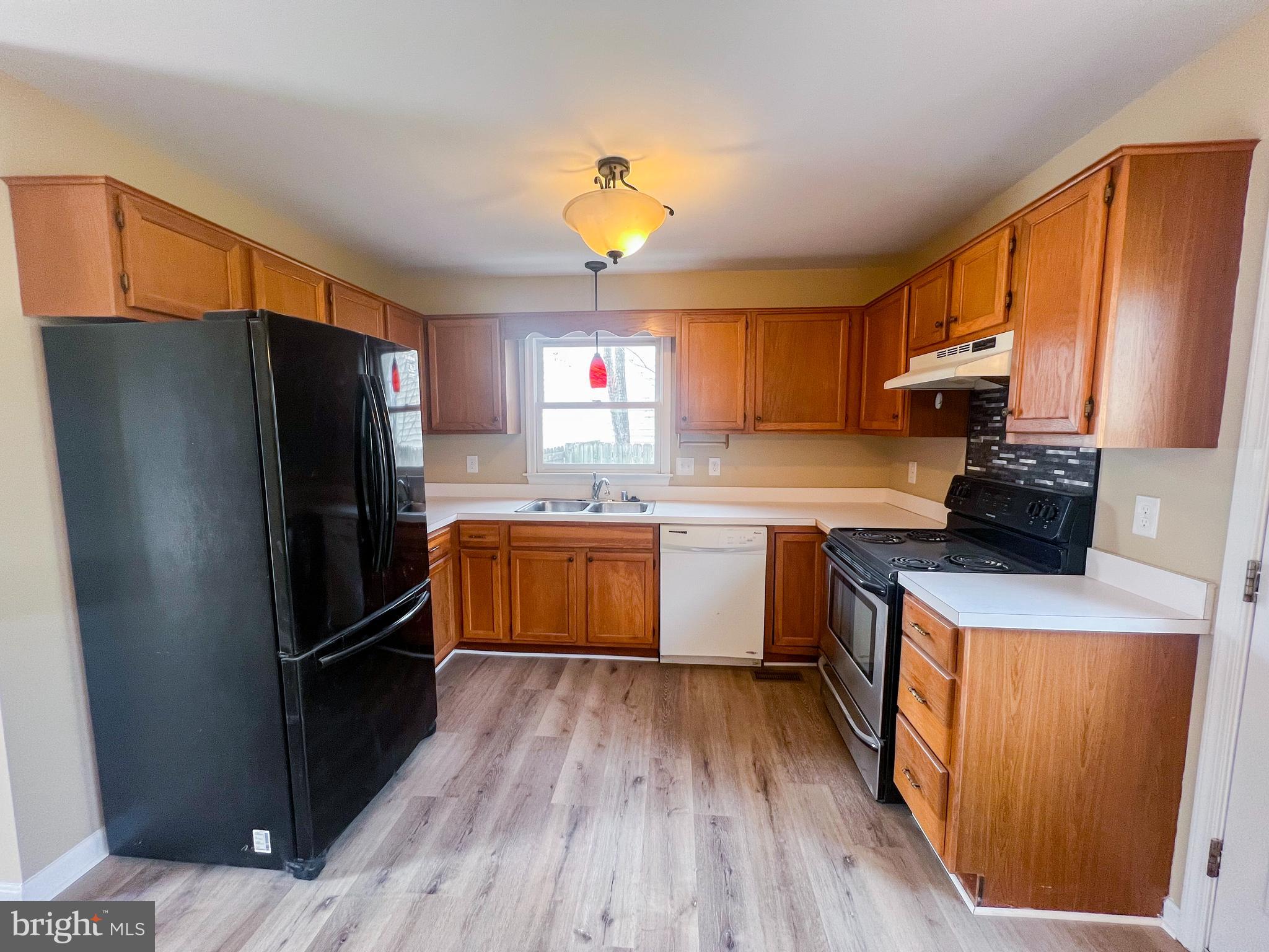 TOWN OF BERRYVILLE - Residential Lease