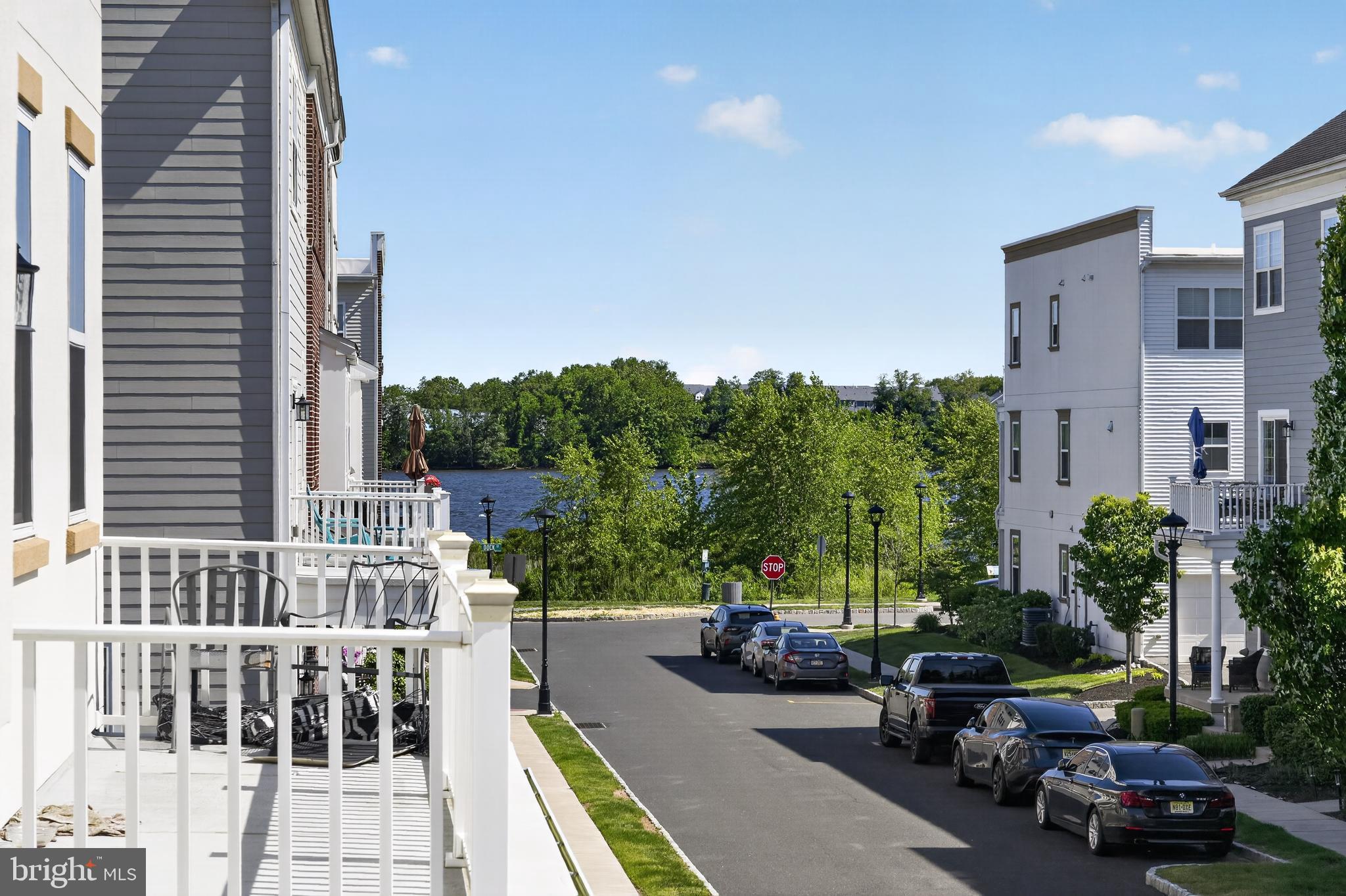 WATERSIDE - Residential