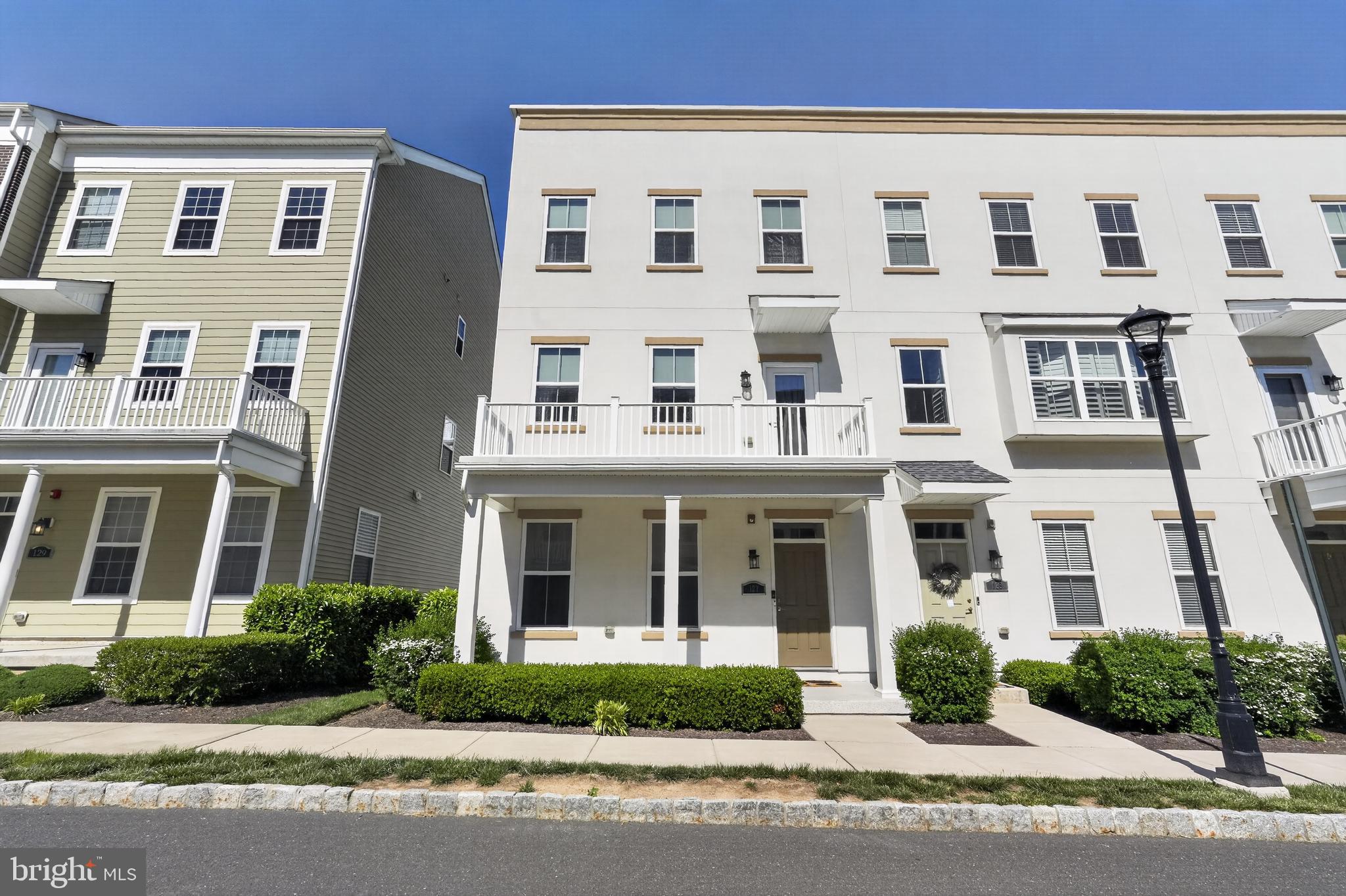 WATERSIDE - Residential
