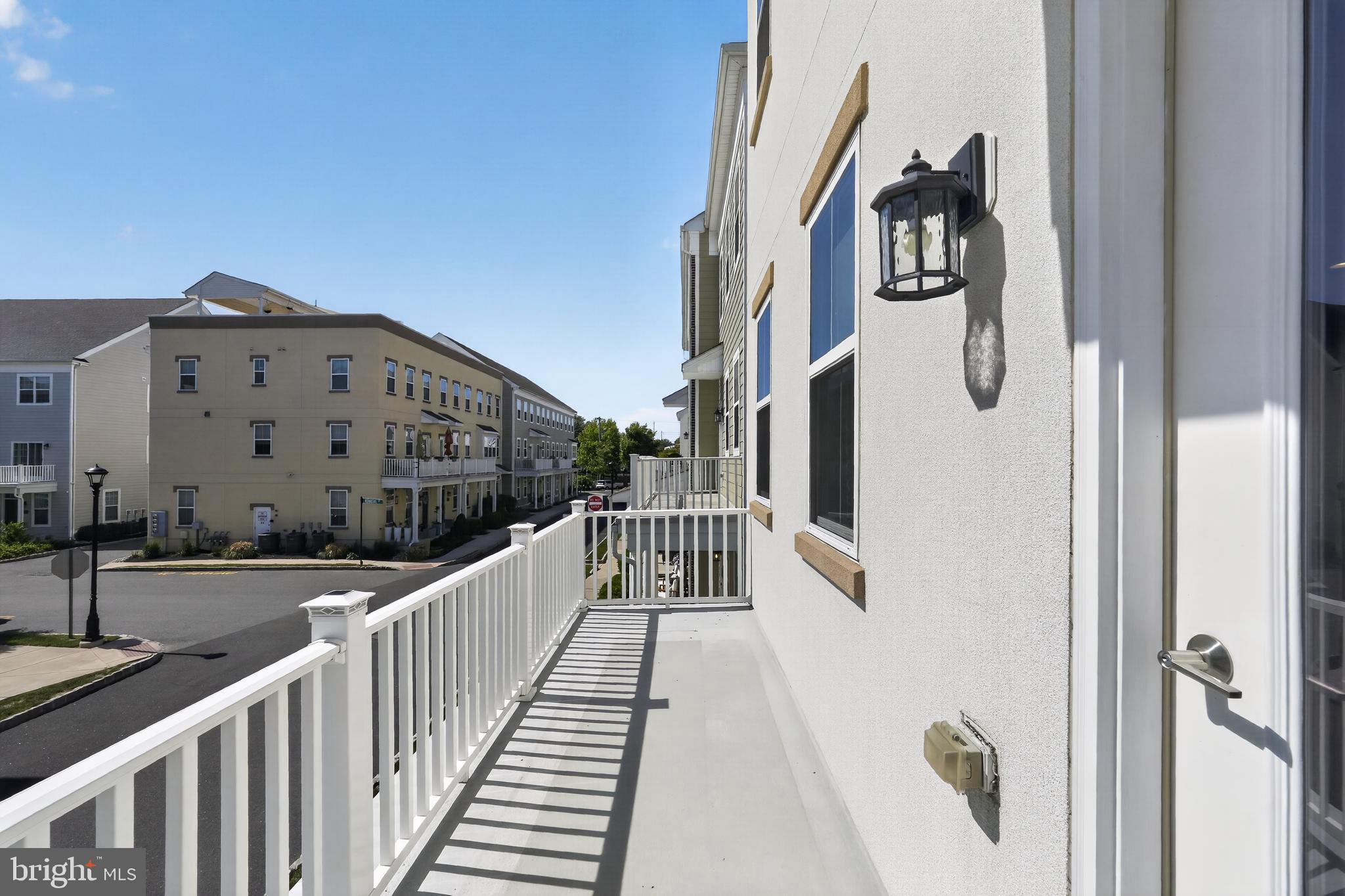WATERSIDE - Residential