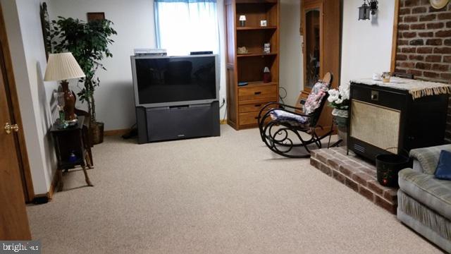 TWIN PINES - Residential
