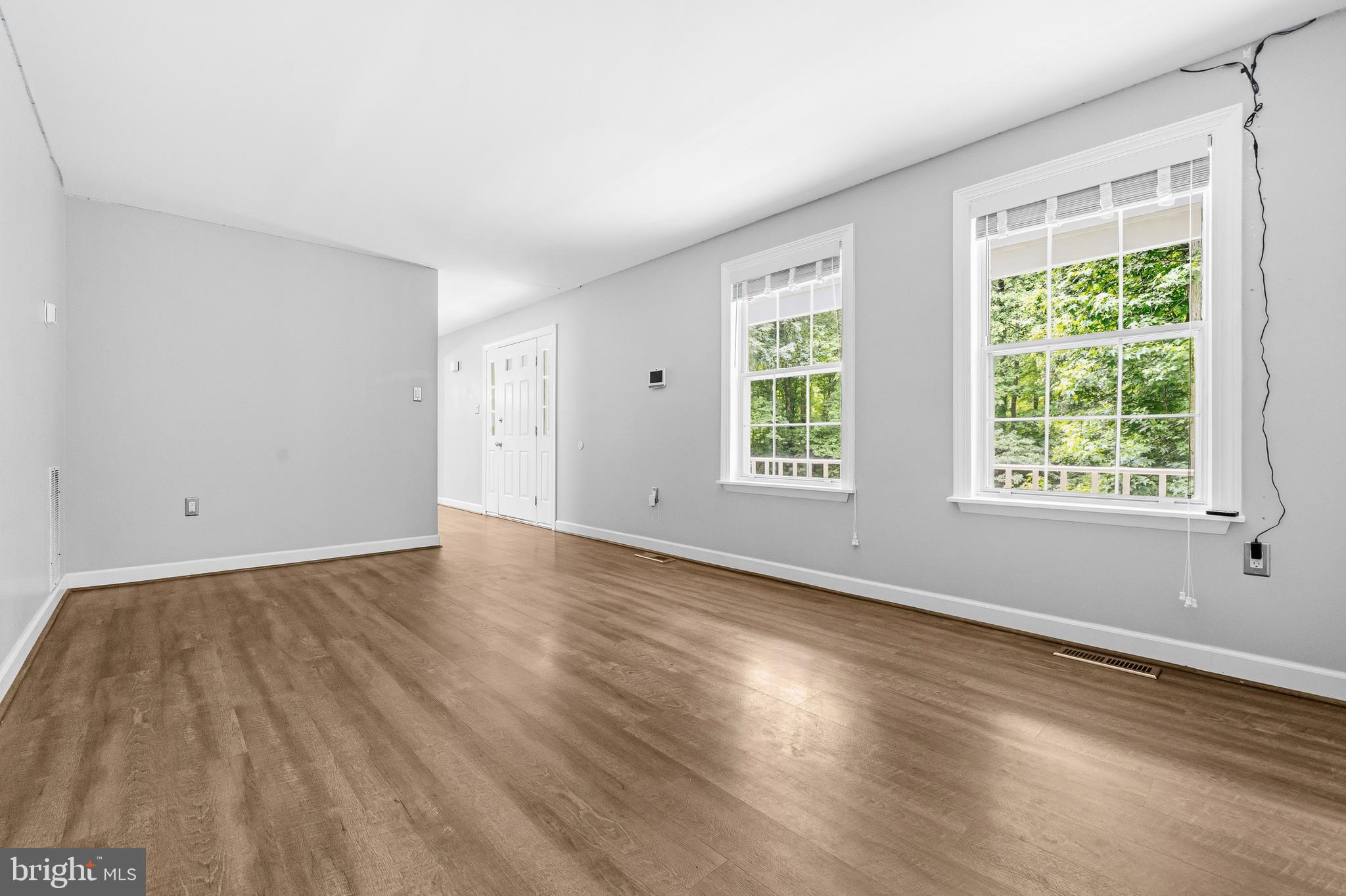 MAXWELL HALL - Residential