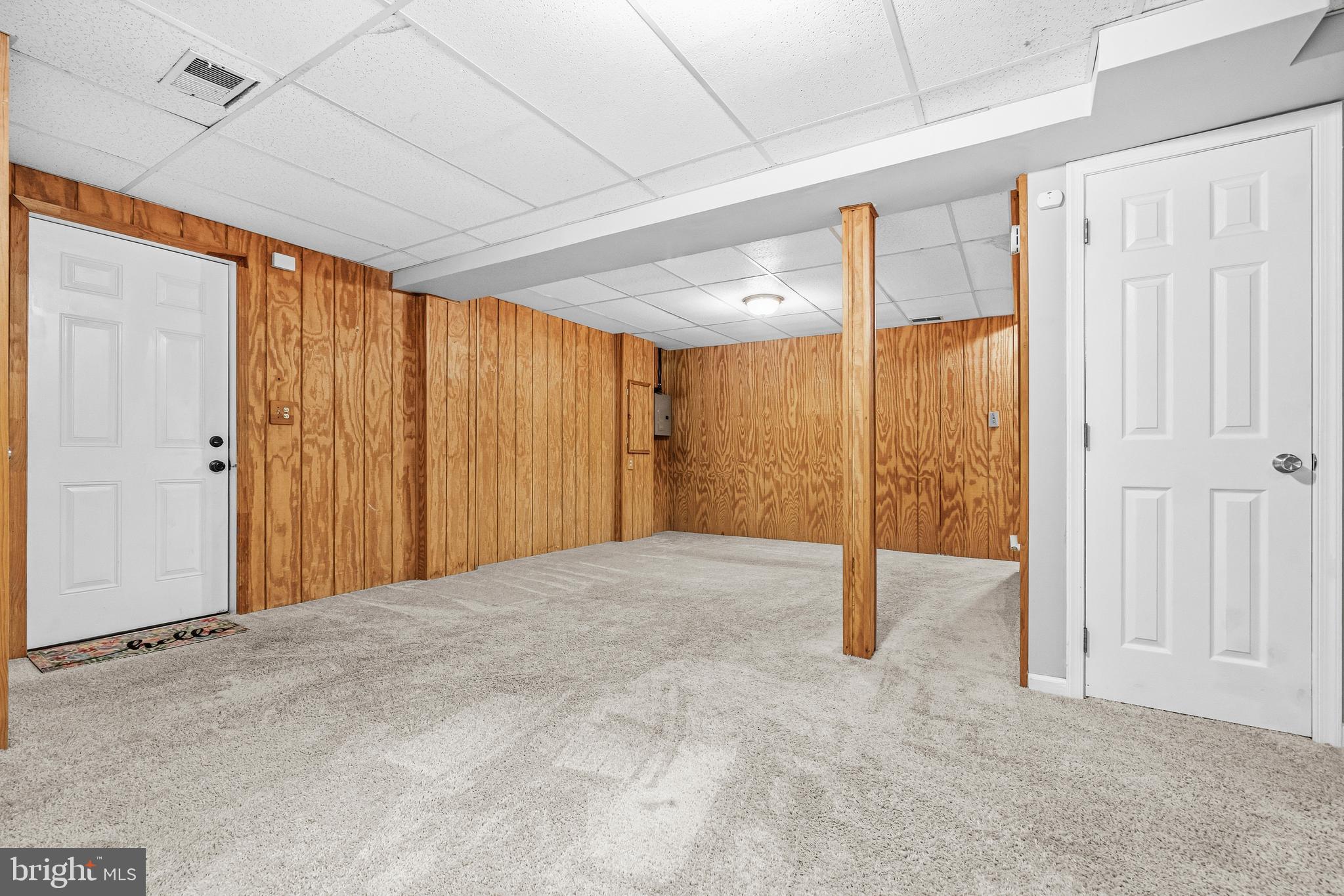 MAXWELL HALL - Residential