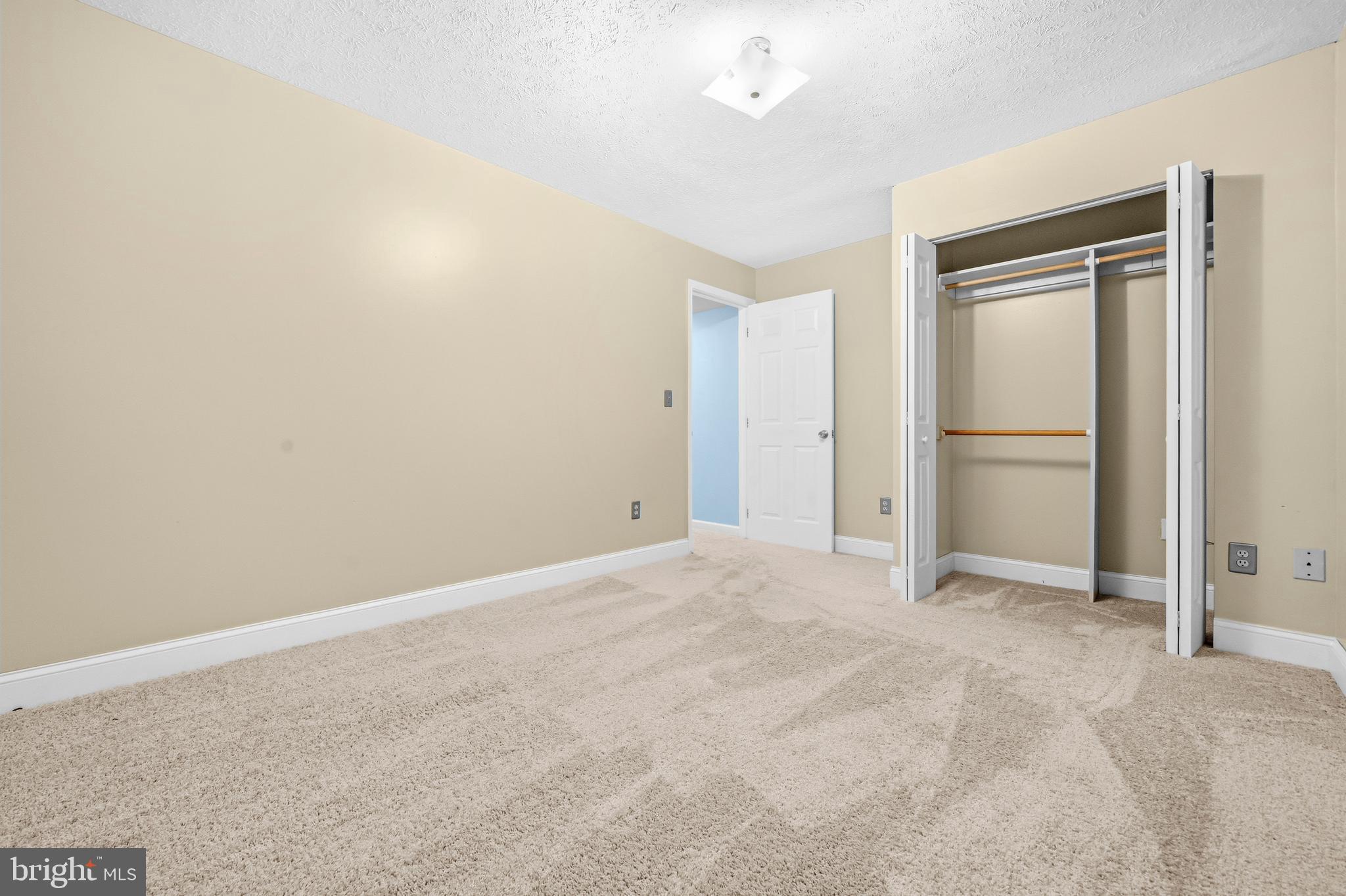 MAXWELL HALL - Residential
