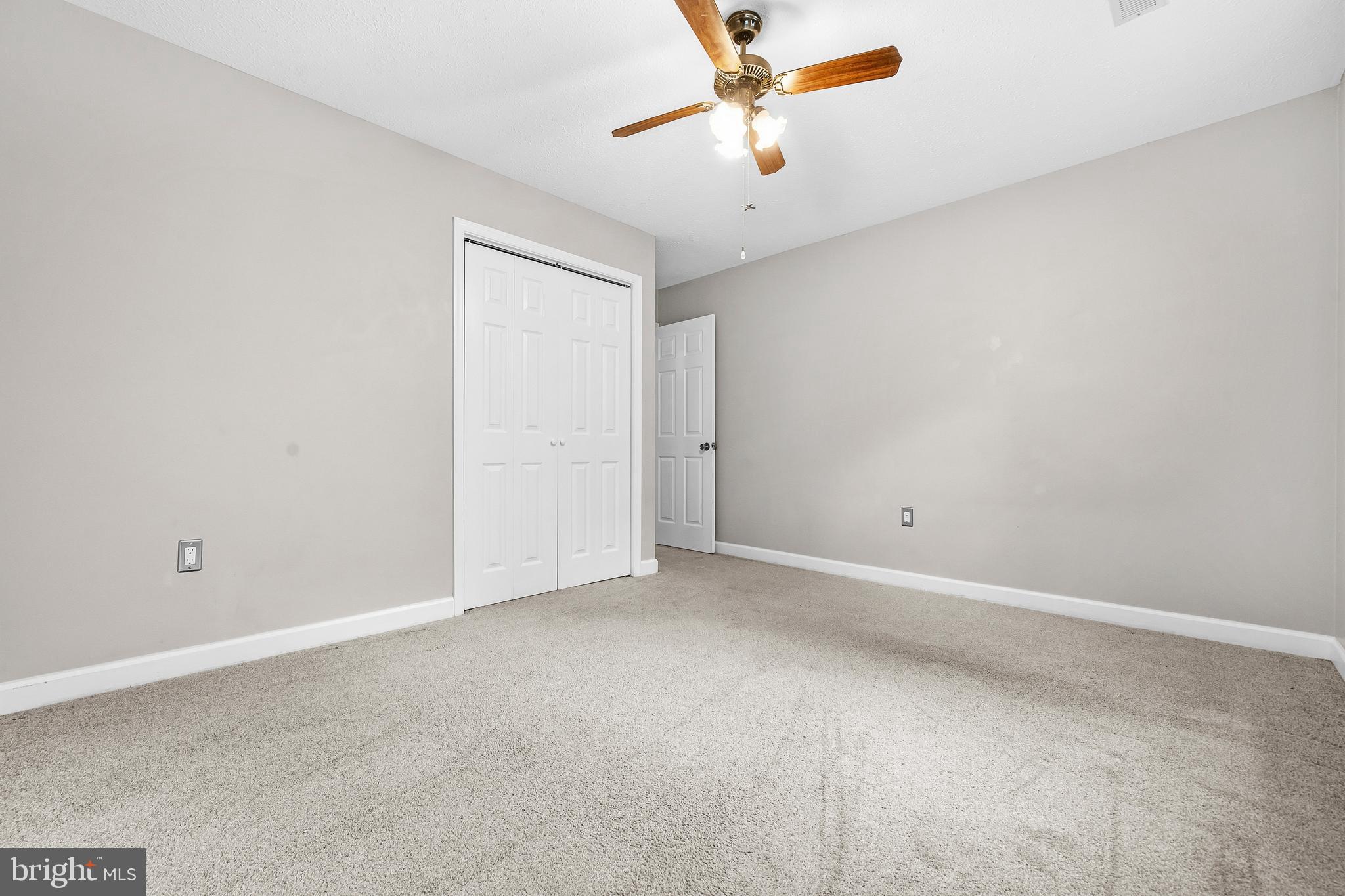 MAXWELL HALL - Residential