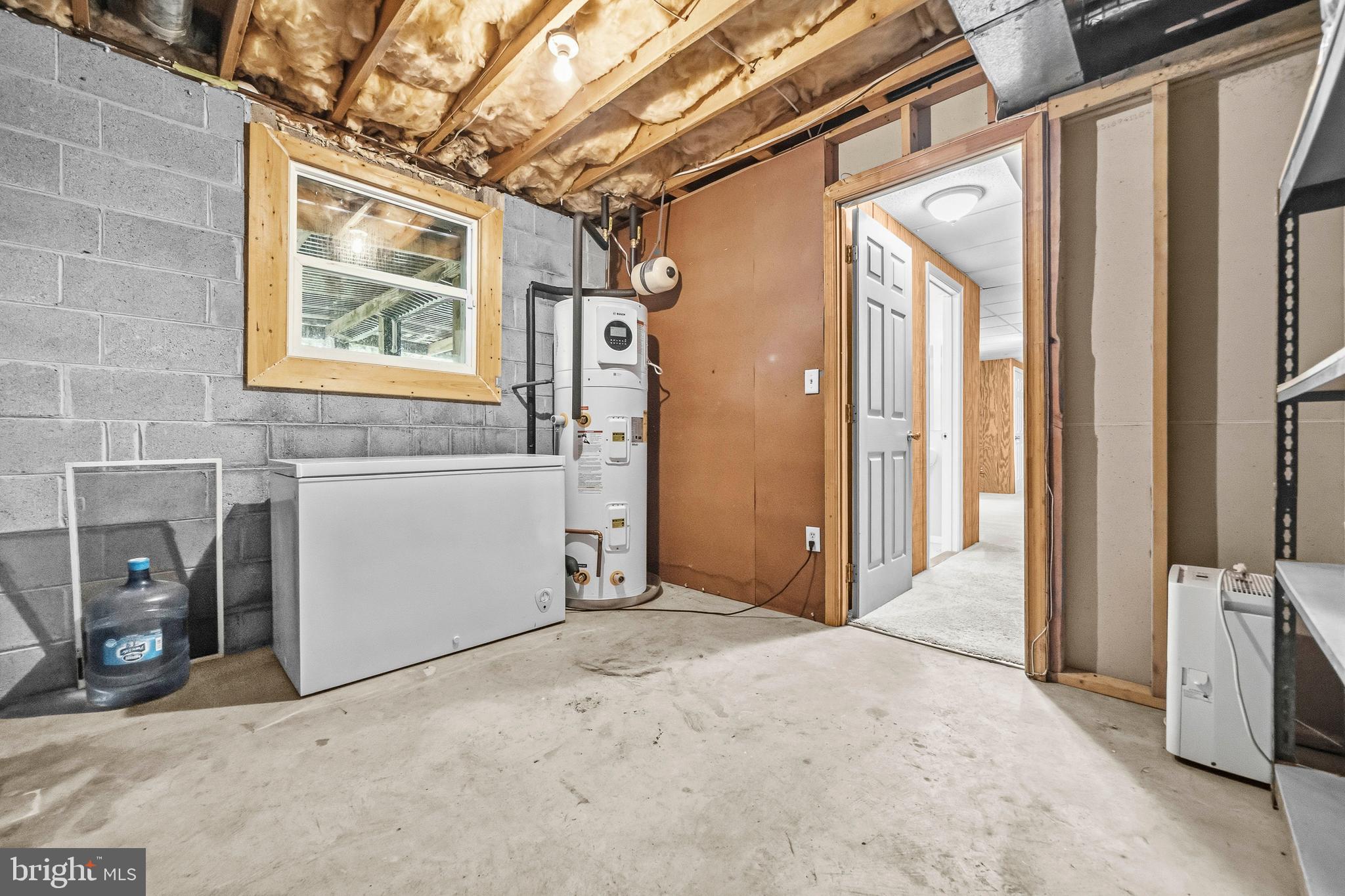 MAXWELL HALL - Residential