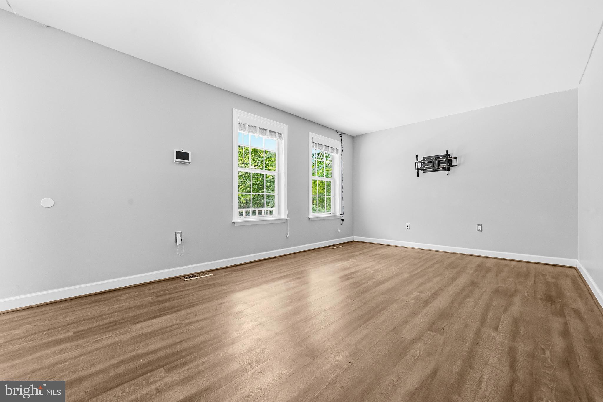 MAXWELL HALL - Residential