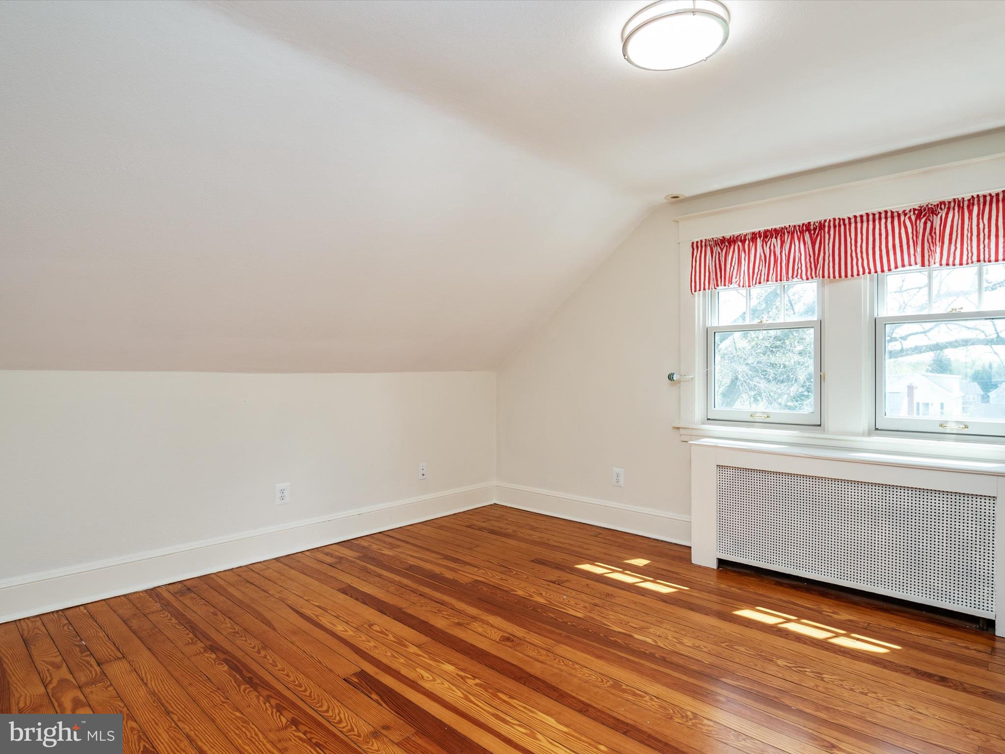 MURRAY HILL - Residential