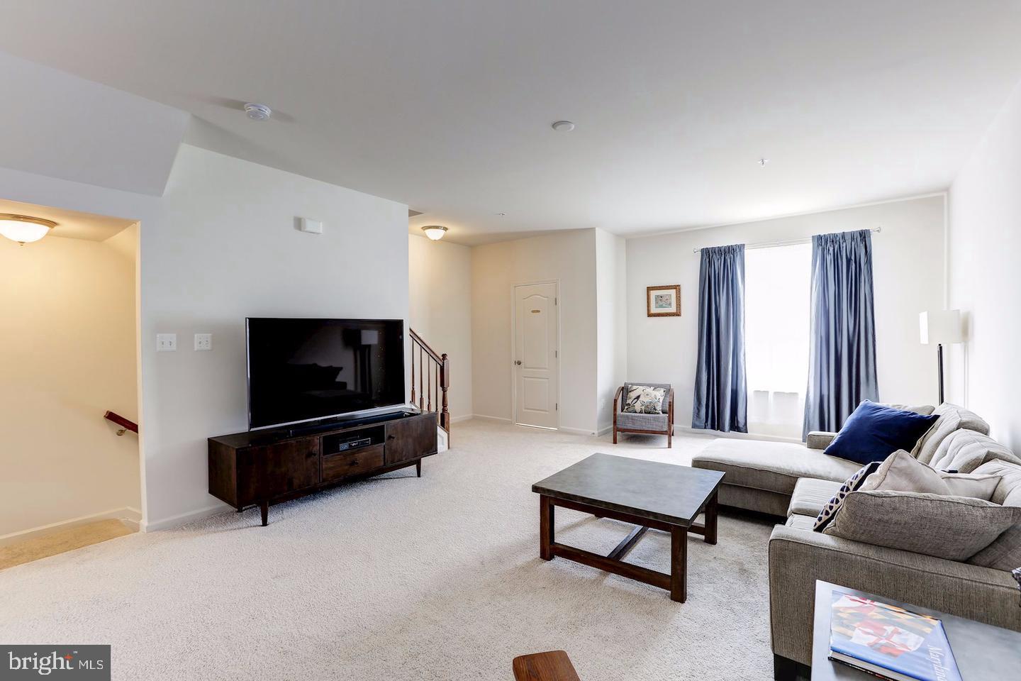SENECA HILL - Residential Lease