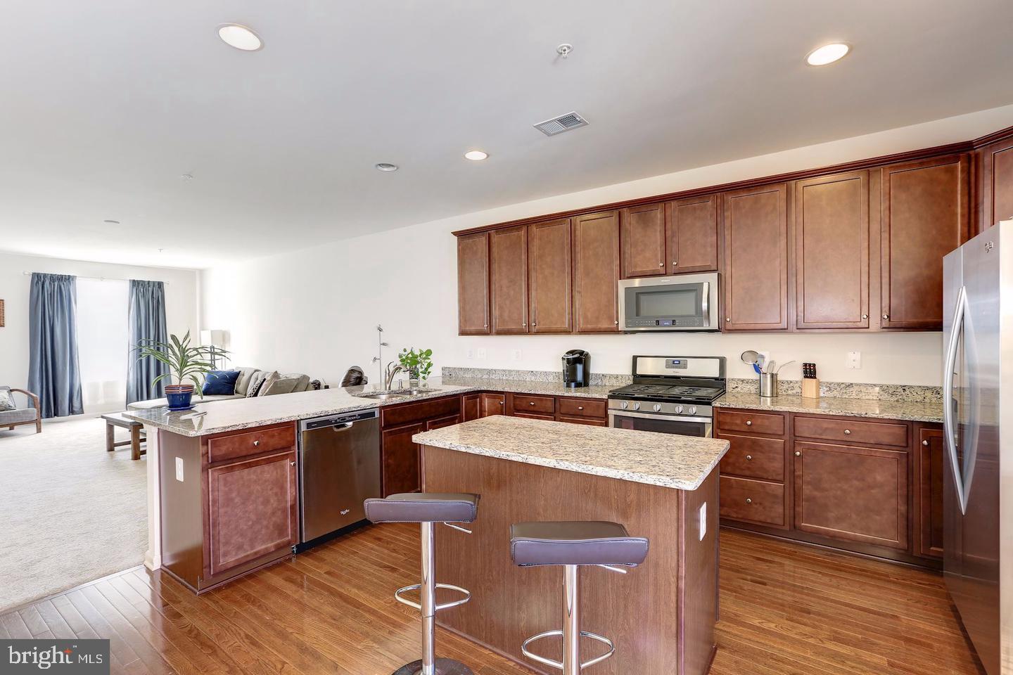 SENECA HILL - Residential Lease