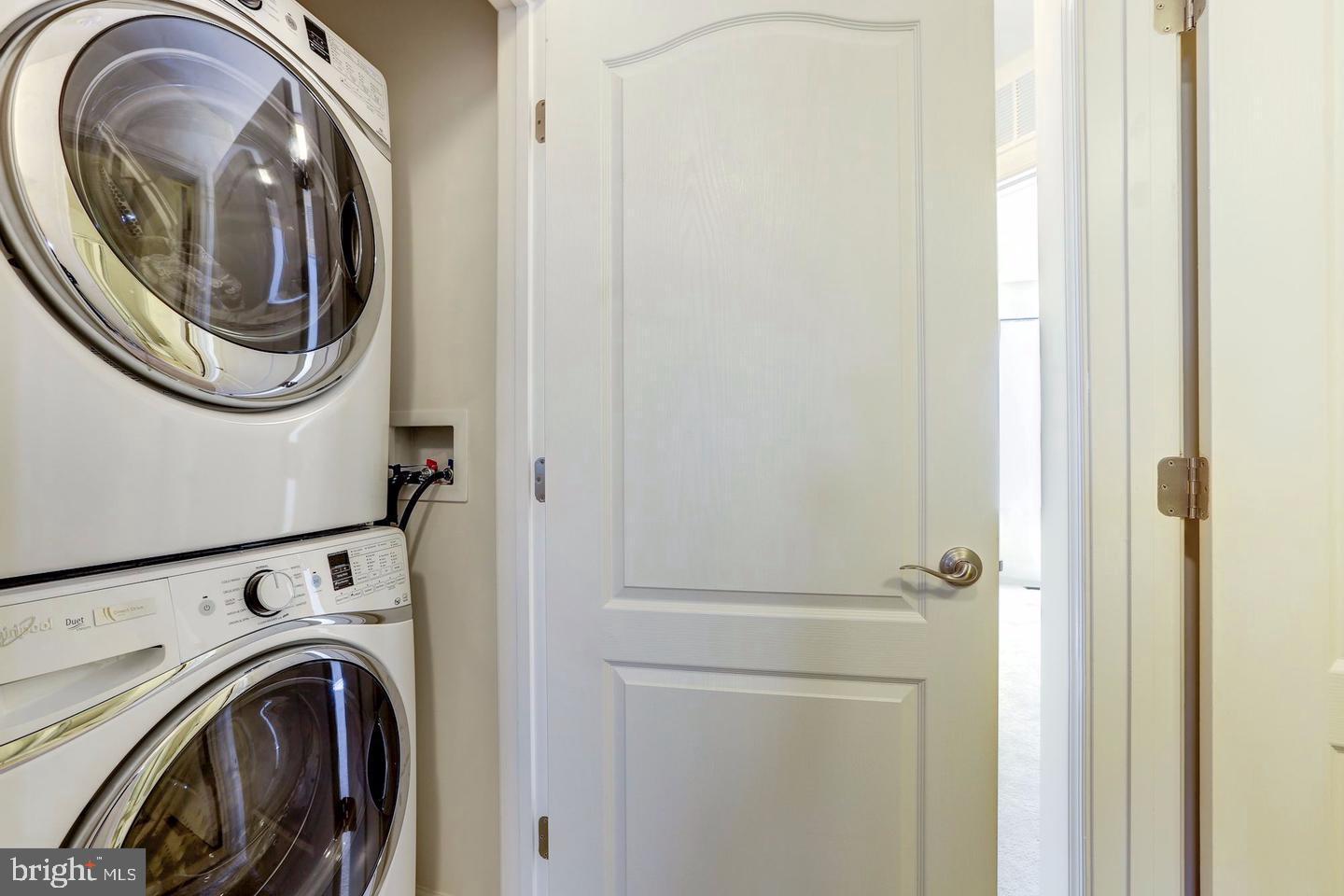 SENECA HILL - Residential Lease