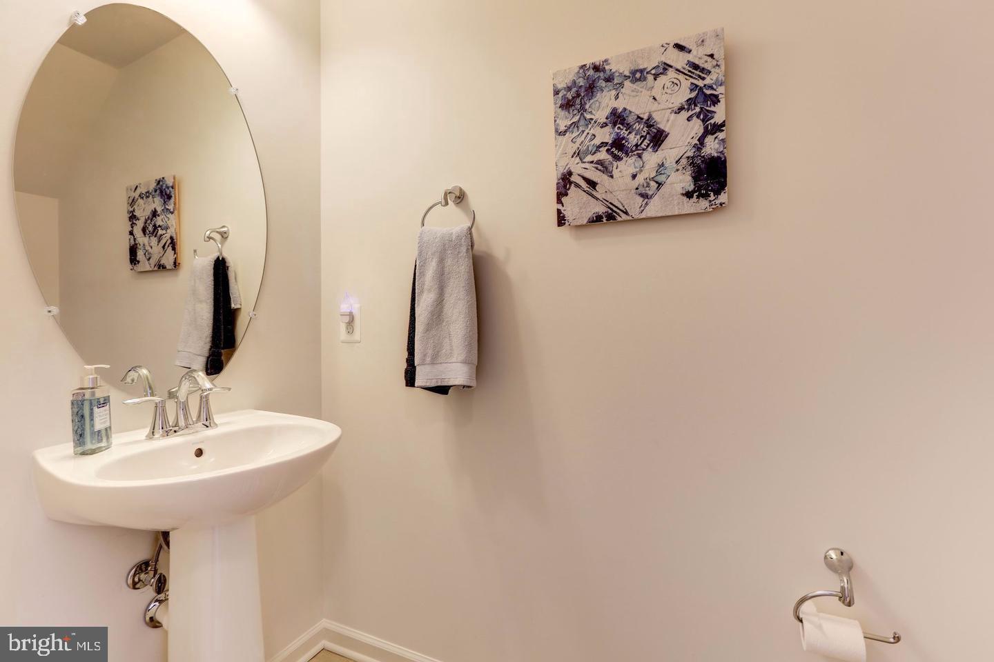 SENECA HILL - Residential Lease