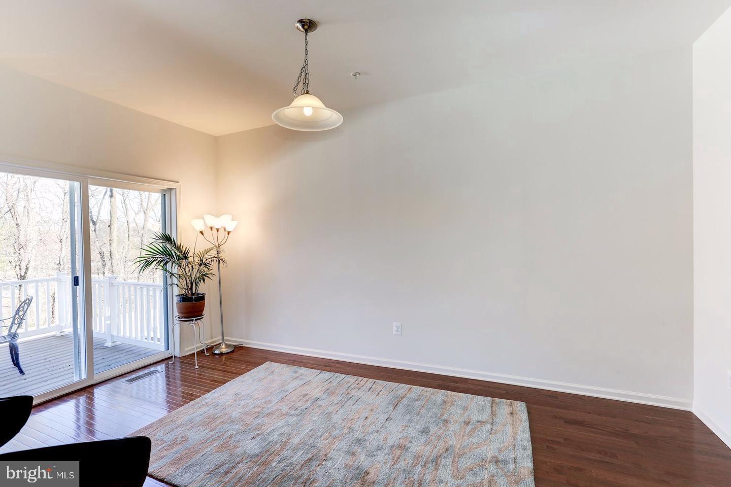 SENECA HILL - Residential Lease