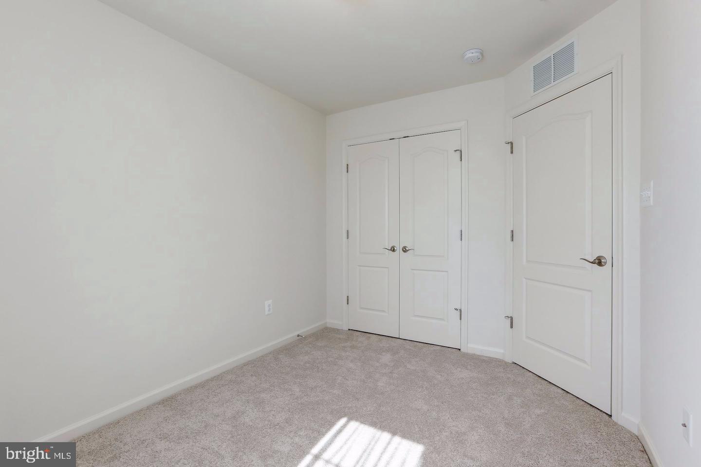 SENECA HILL - Residential Lease