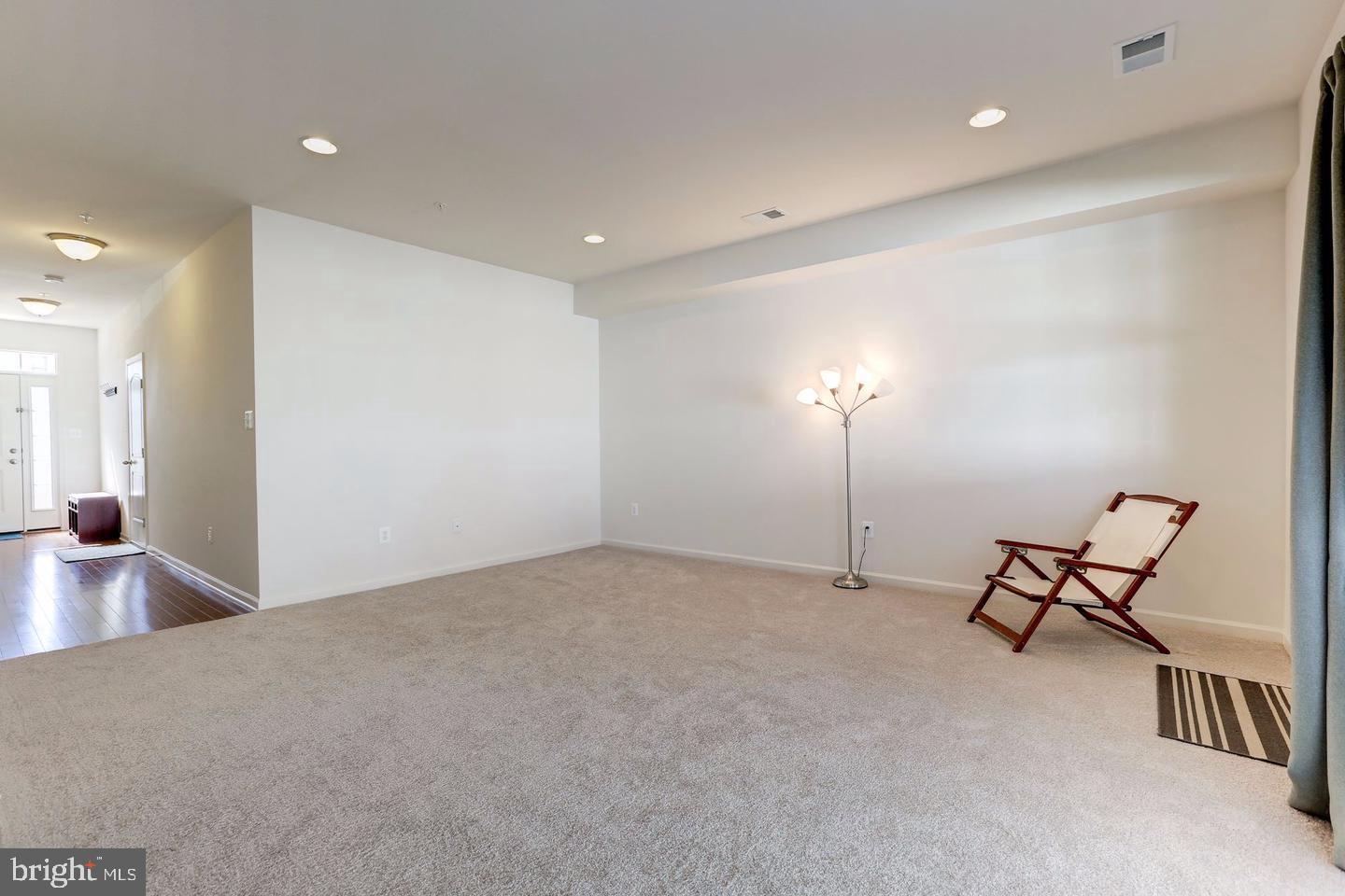 SENECA HILL - Residential Lease