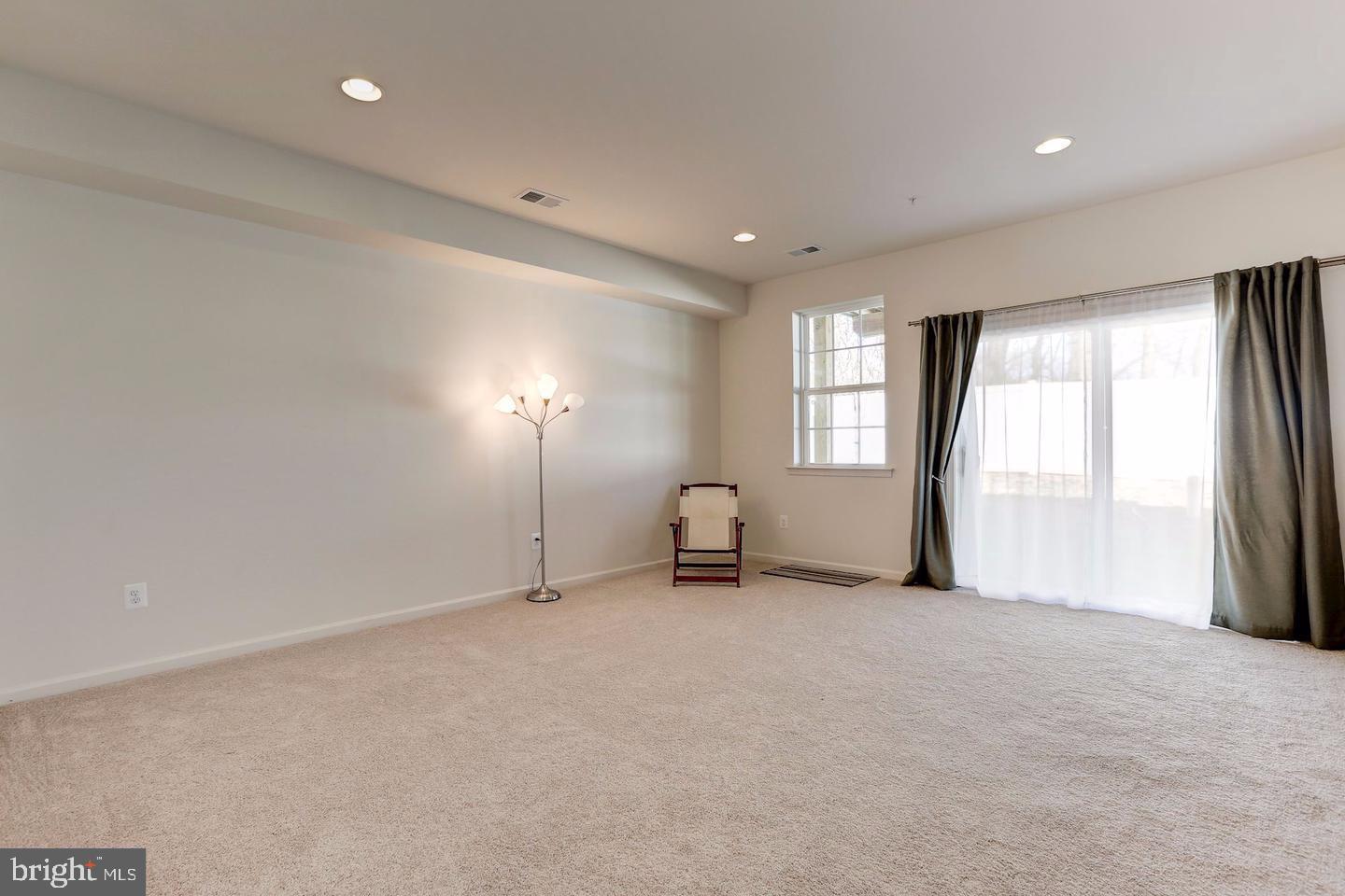 SENECA HILL - Residential Lease