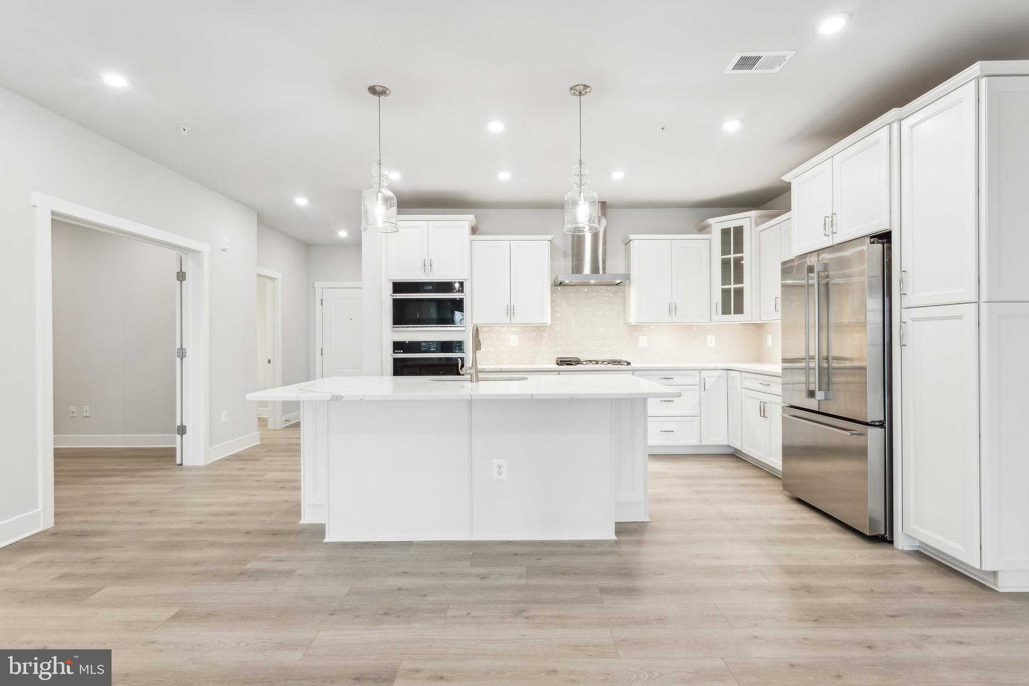 FOUR SEASONS AT KENT ISLAND - Residential