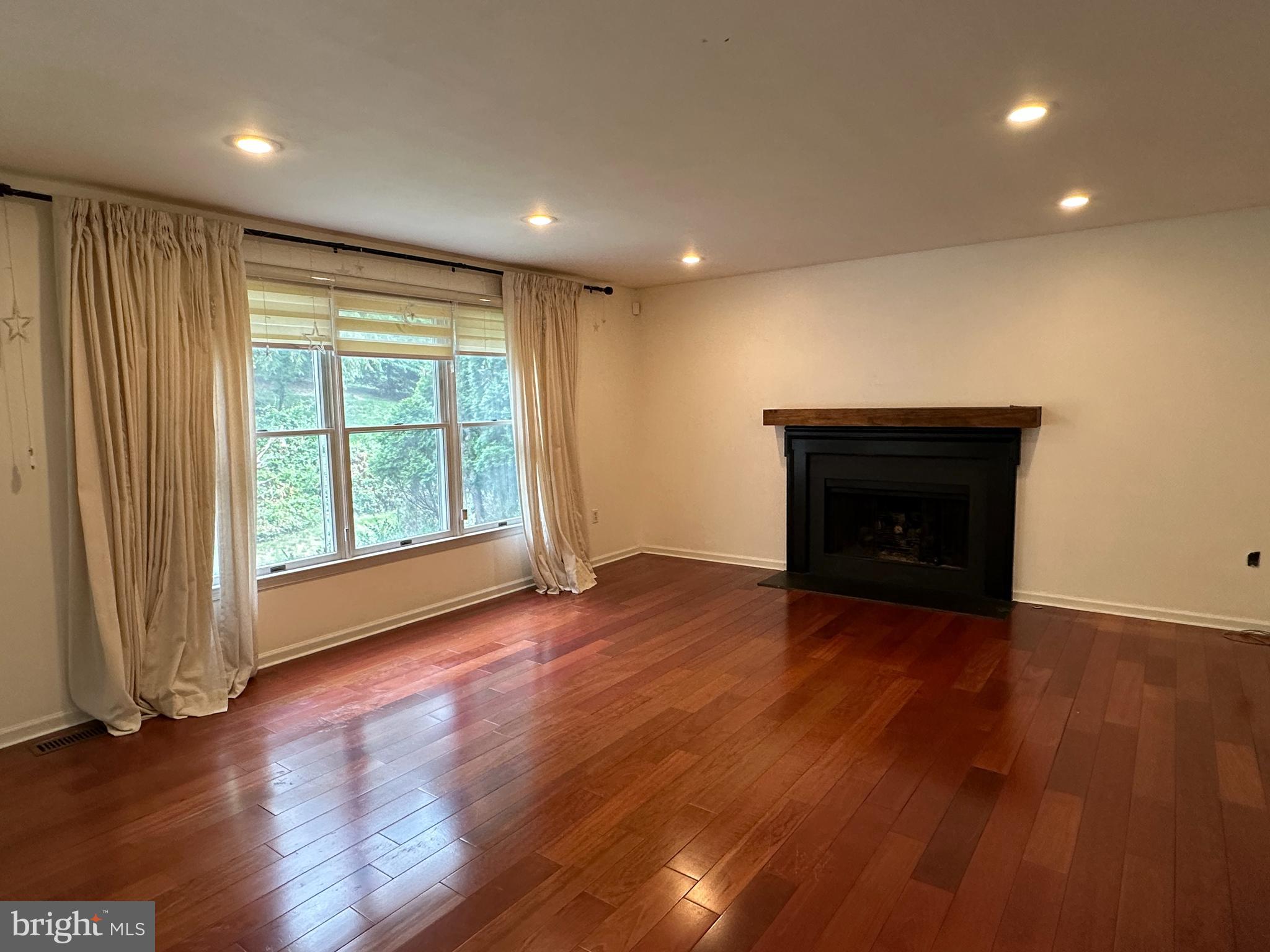 WOODLANDS - Residential