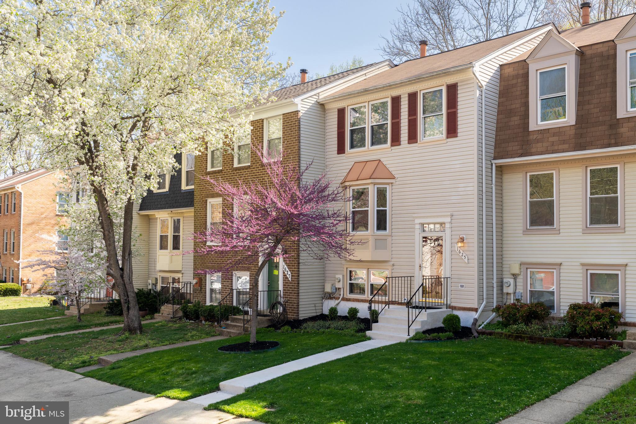 CROFTON MEADOWS - Residential