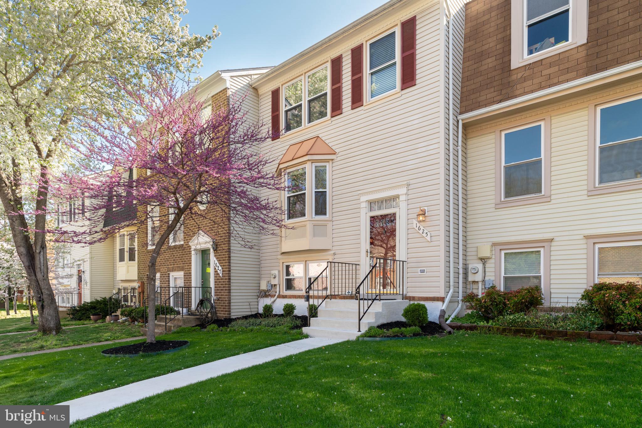 CROFTON MEADOWS - Residential