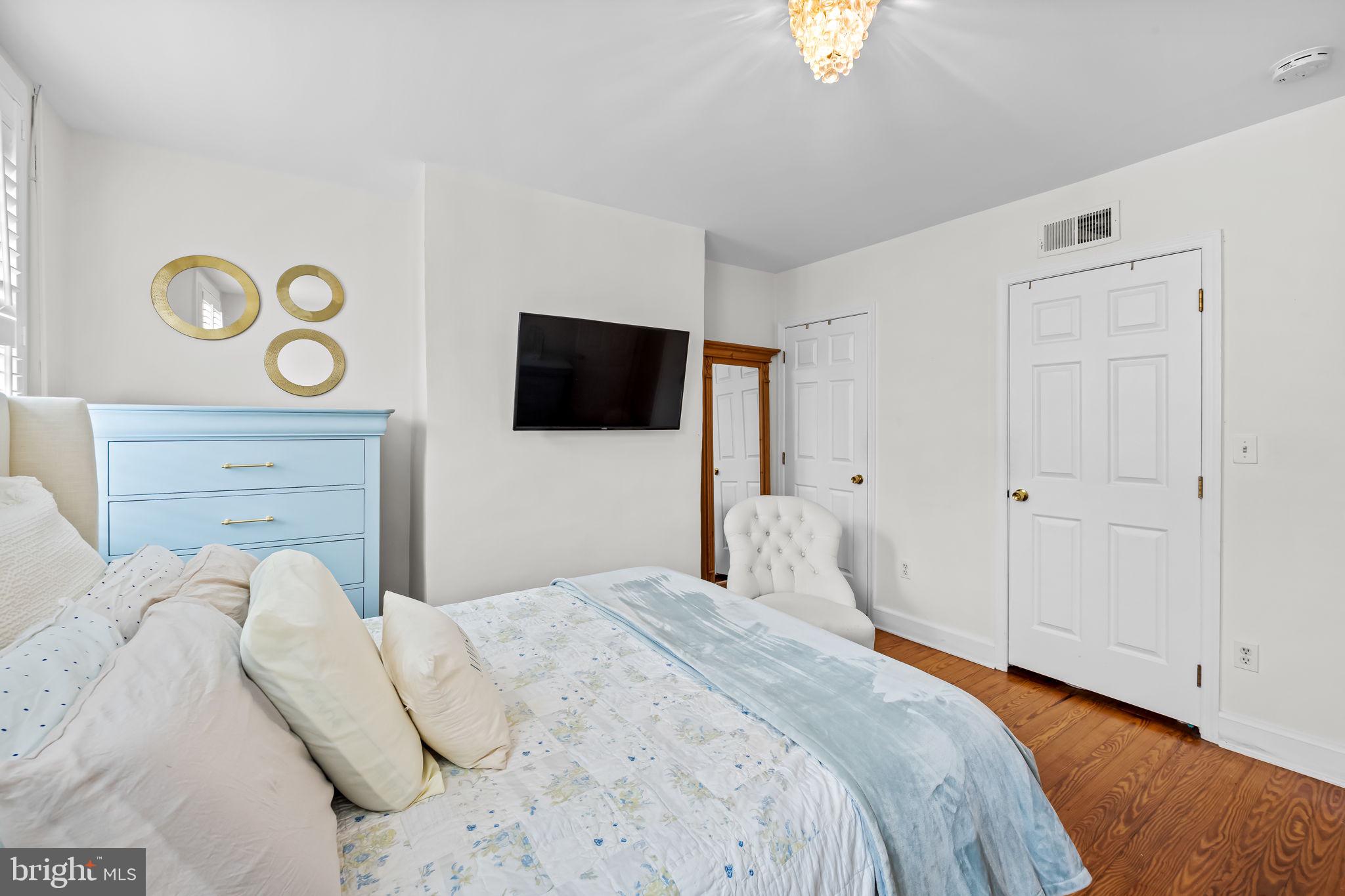 LITTLE ITALY - Residential