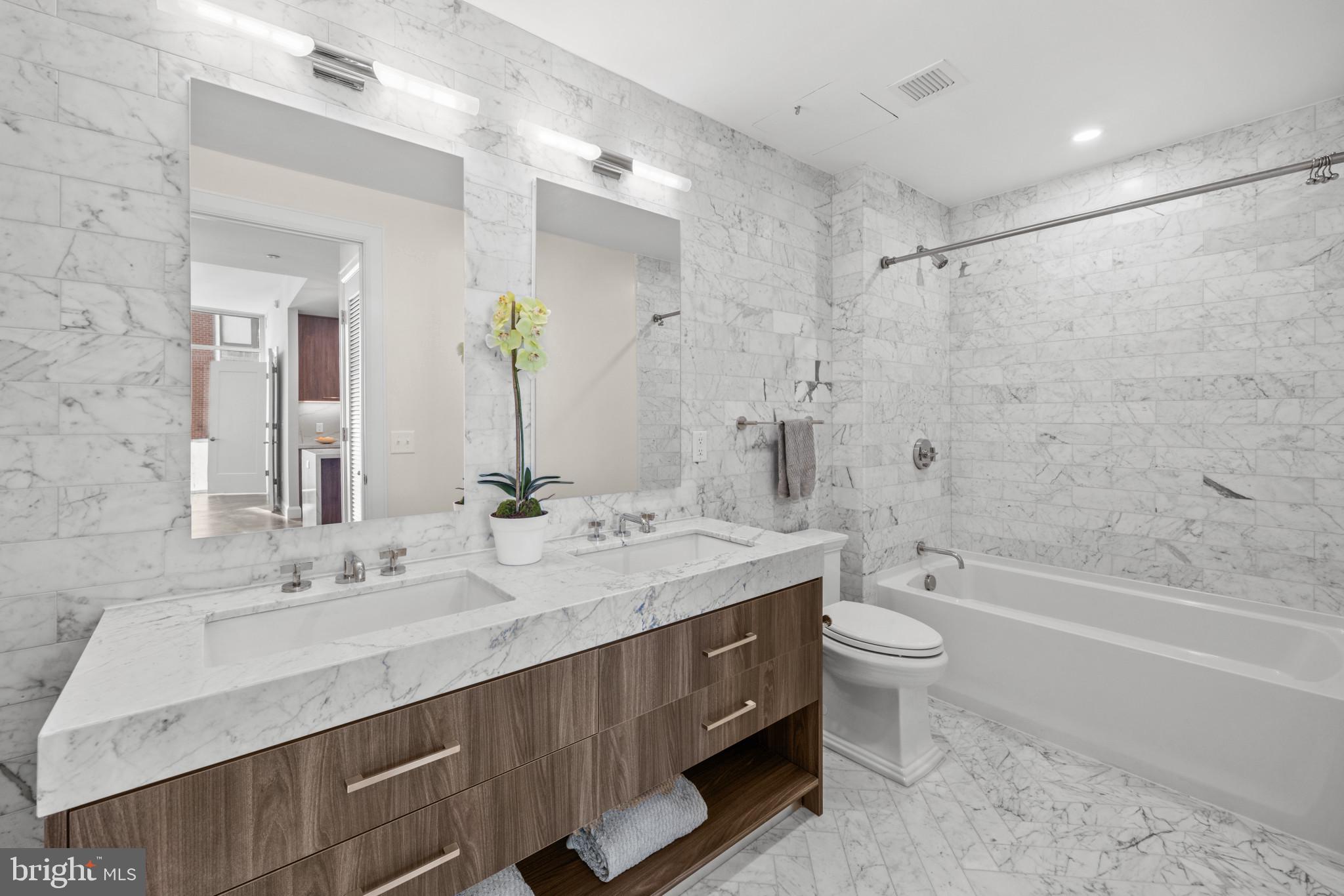 HARBOR EAST - Residential