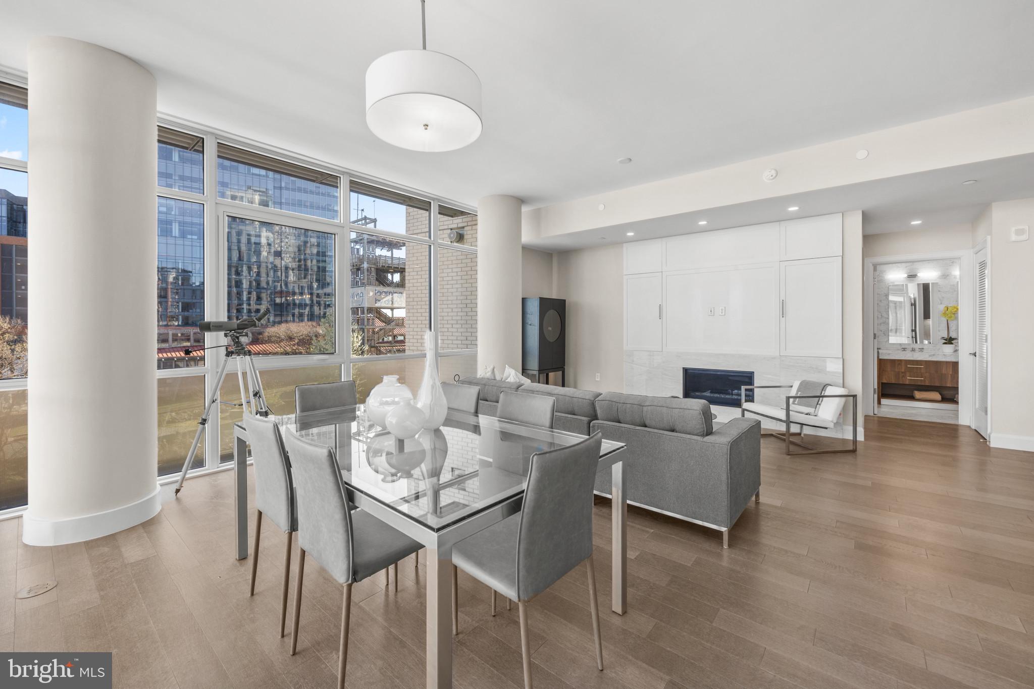 HARBOR EAST - Residential