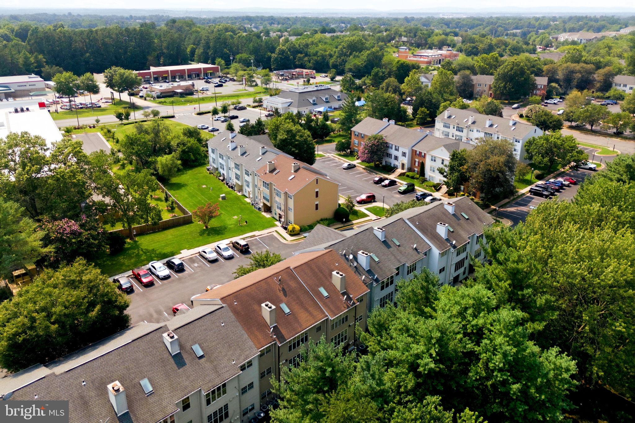 HUNTER'S SQUARE - Residential