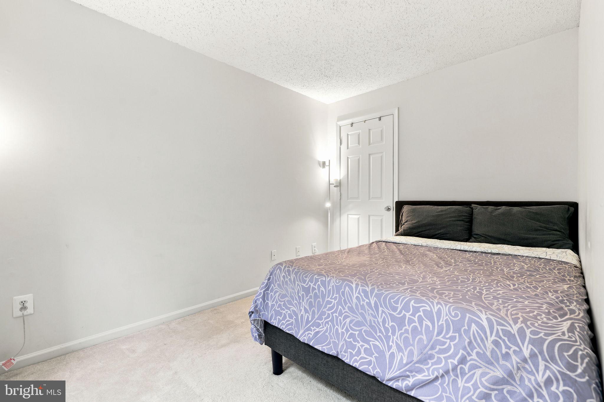 HUNTER'S SQUARE - Residential