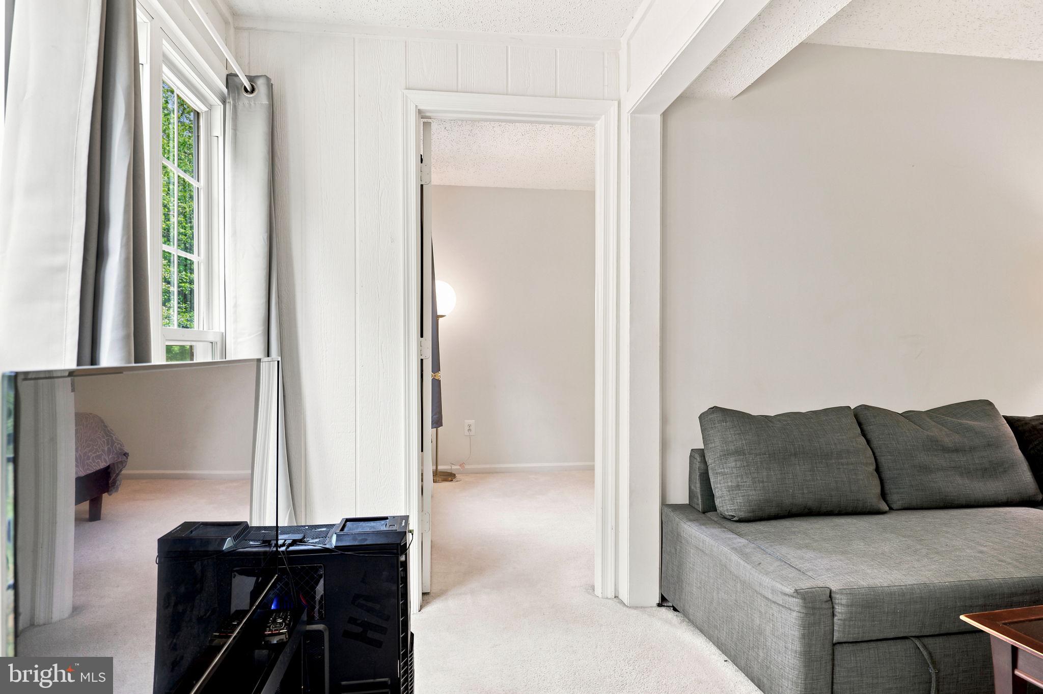 HUNTER'S SQUARE - Residential