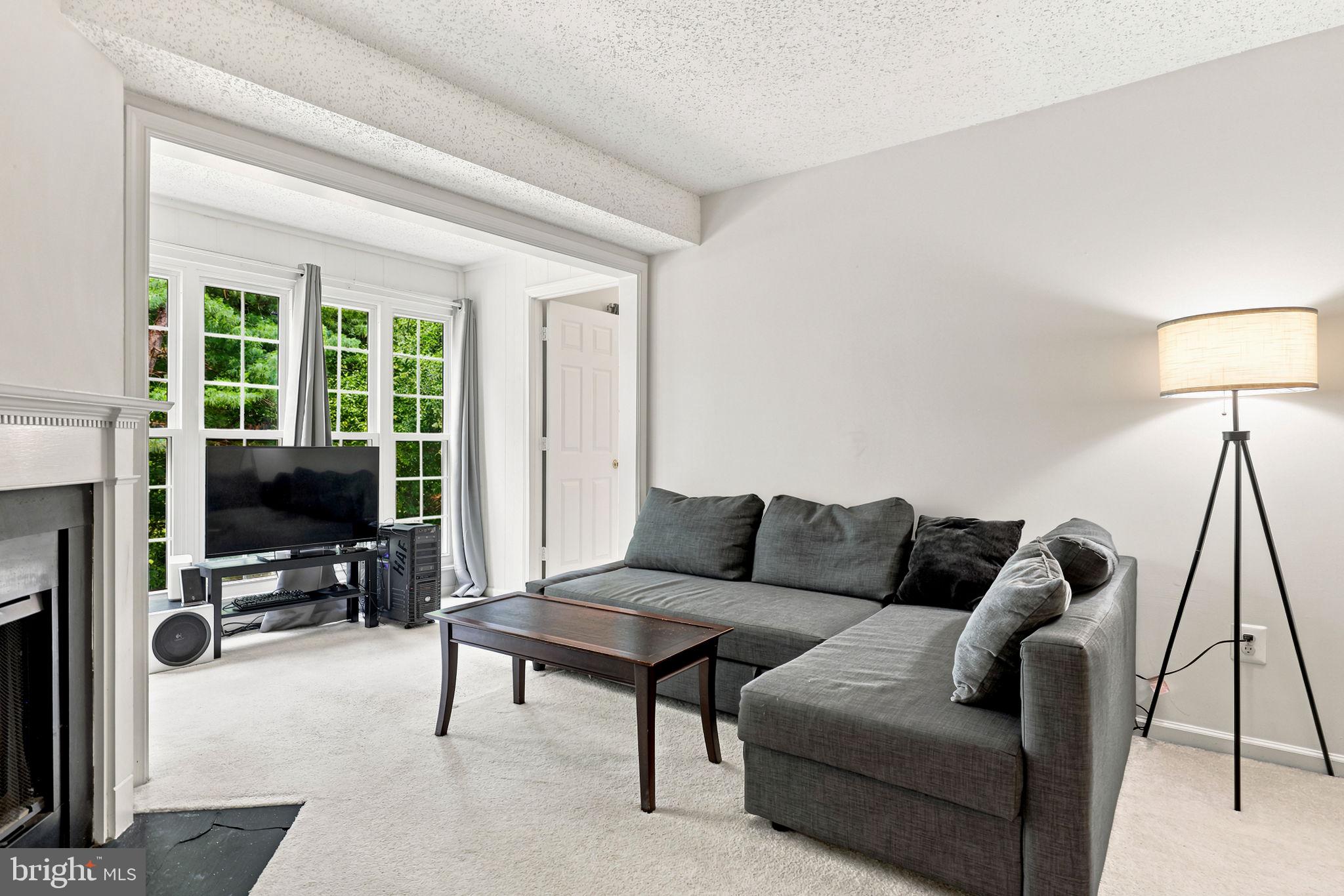 HUNTER'S SQUARE - Residential