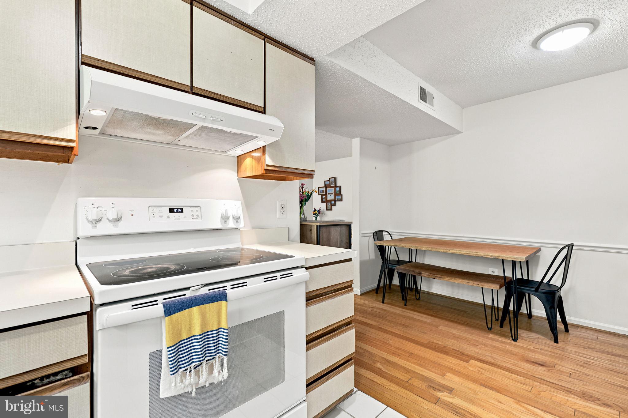 HUNTER'S SQUARE - Residential
