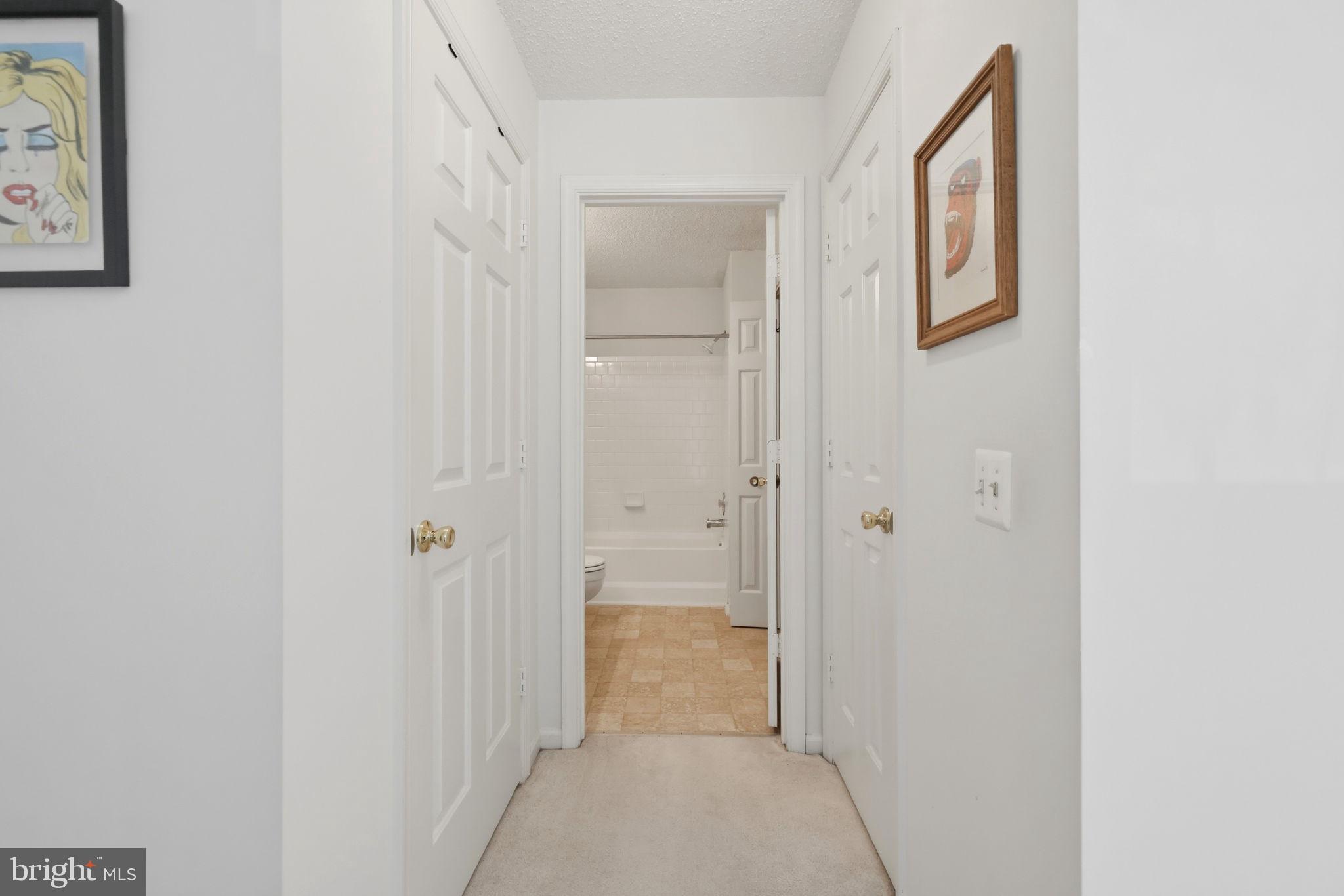 HUNTER'S SQUARE - Residential