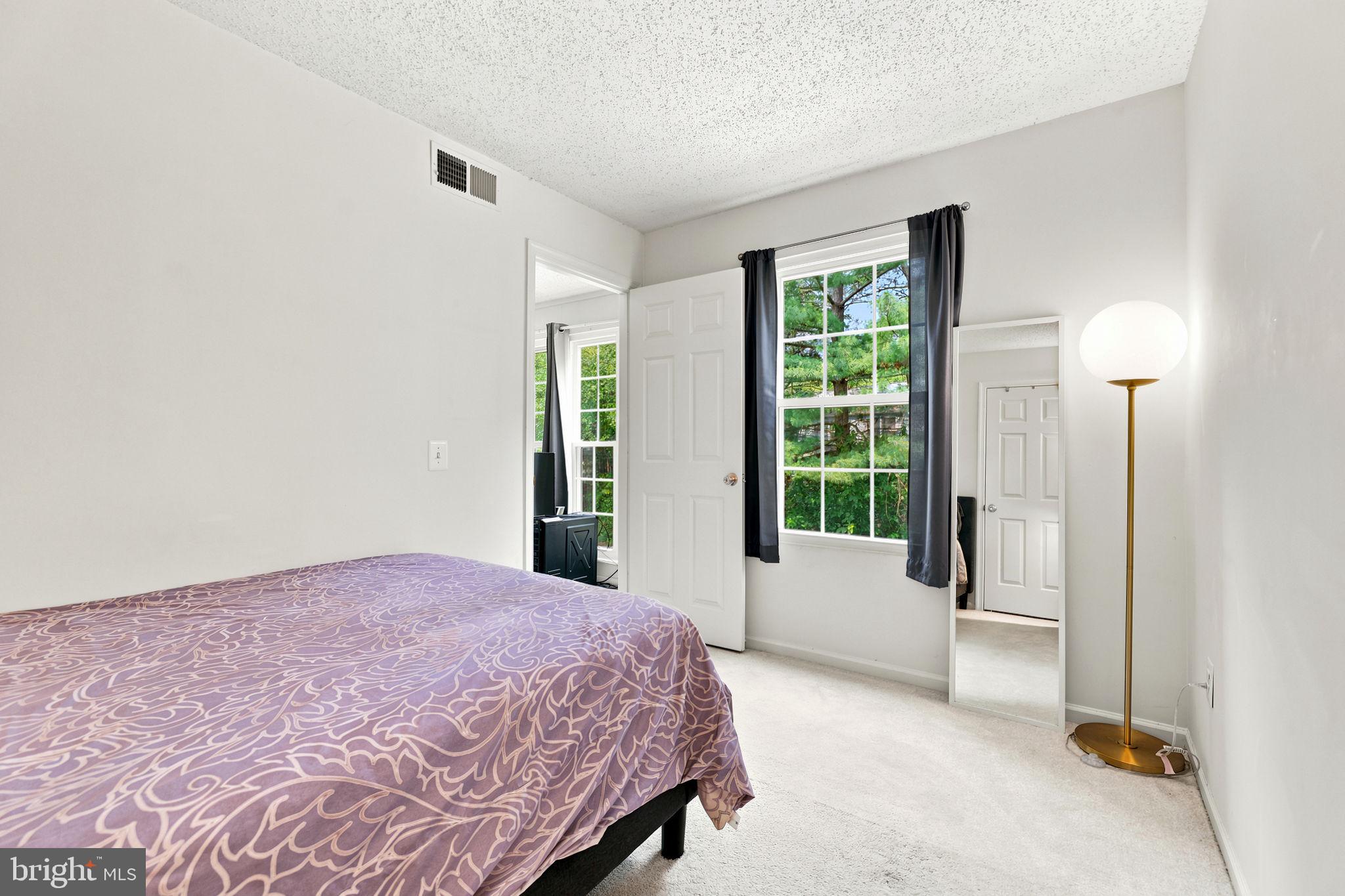 HUNTER'S SQUARE - Residential