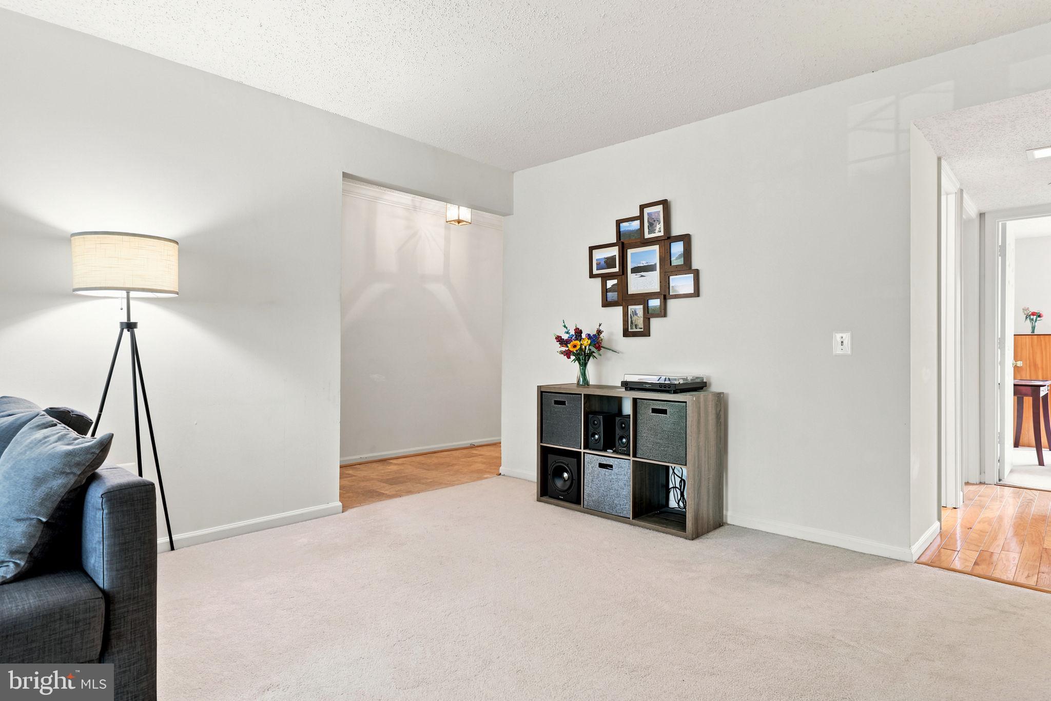 HUNTER'S SQUARE - Residential