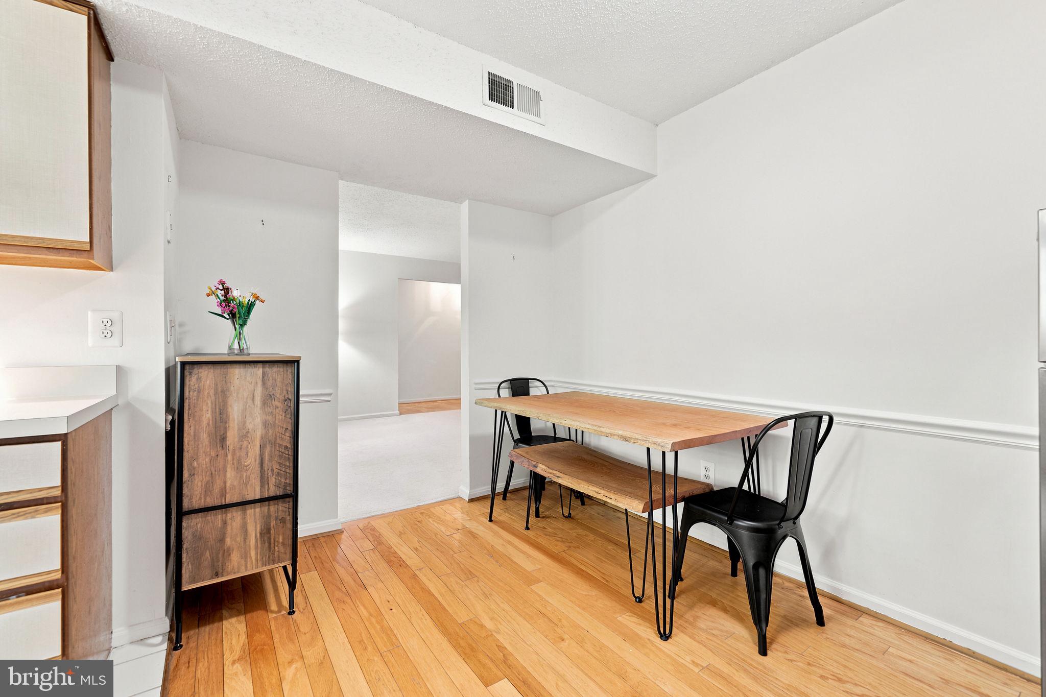 HUNTER'S SQUARE - Residential