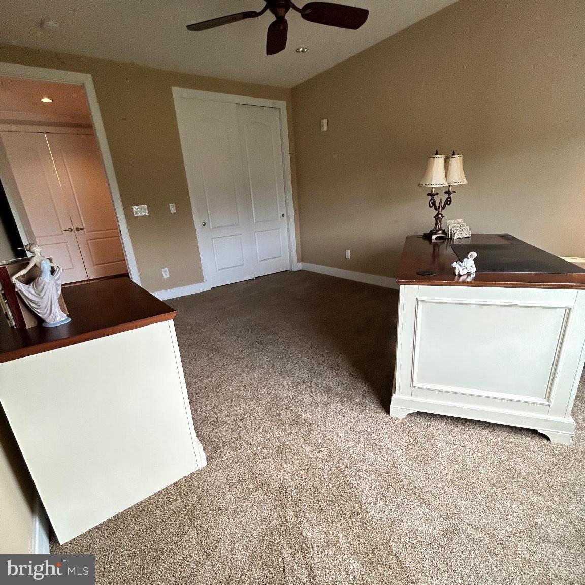 MERIDIAN VALLEY SQ - Residential