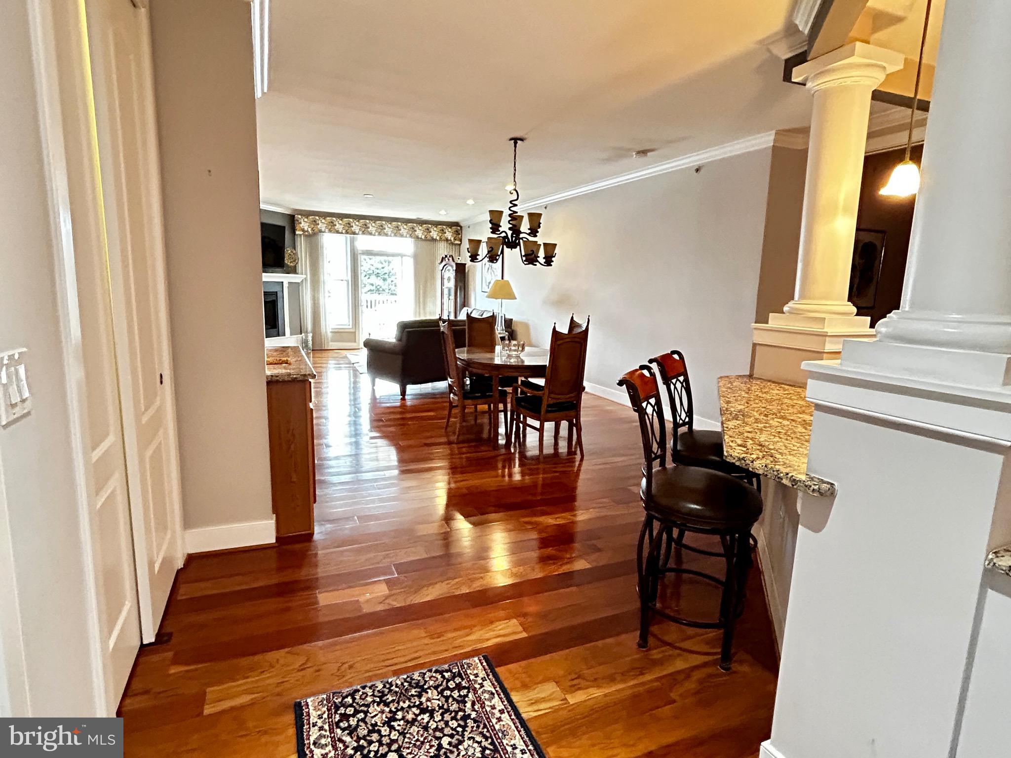 MERIDIAN VALLEY SQ - Residential