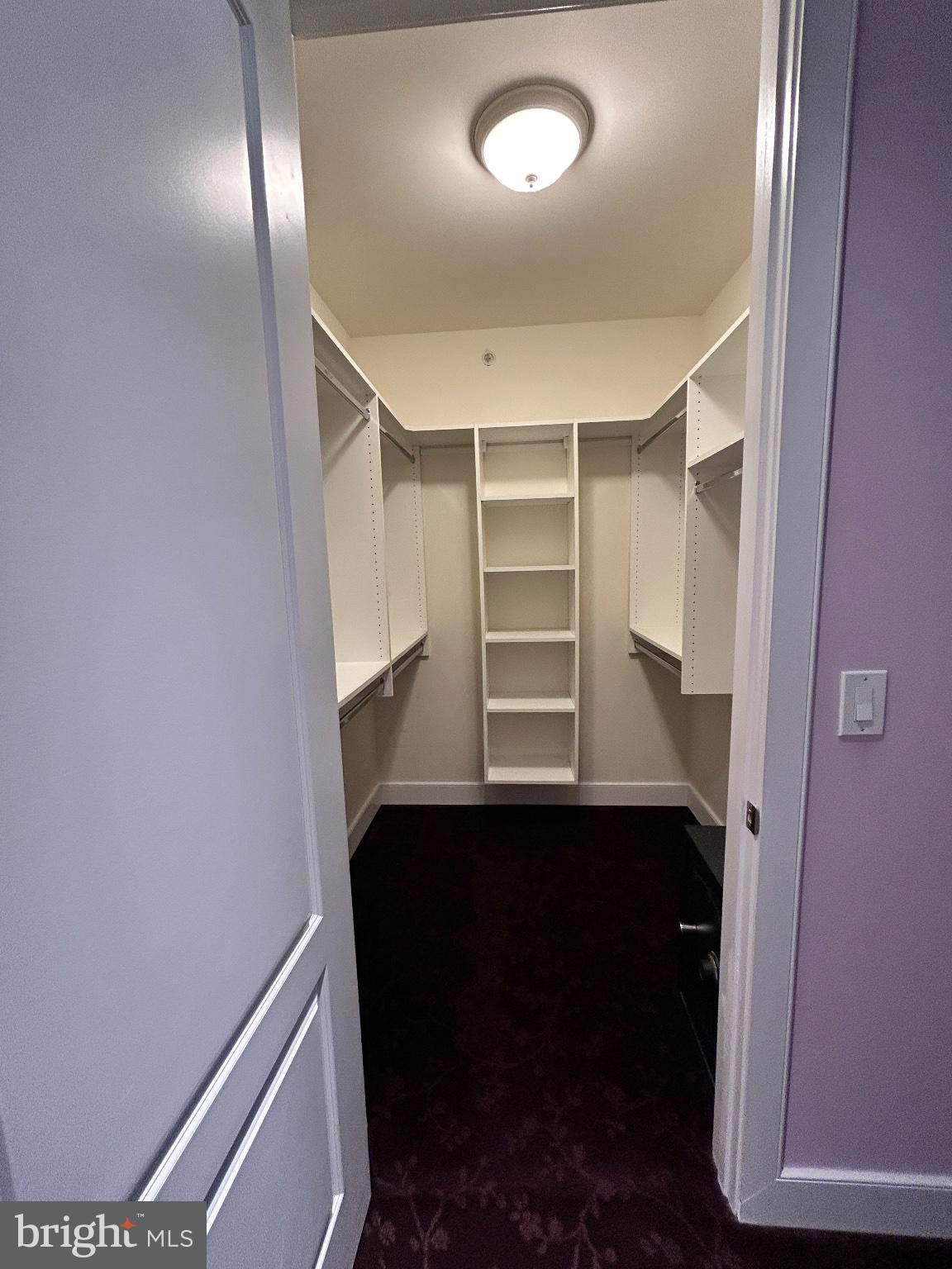 MERIDIAN VALLEY SQ - Residential