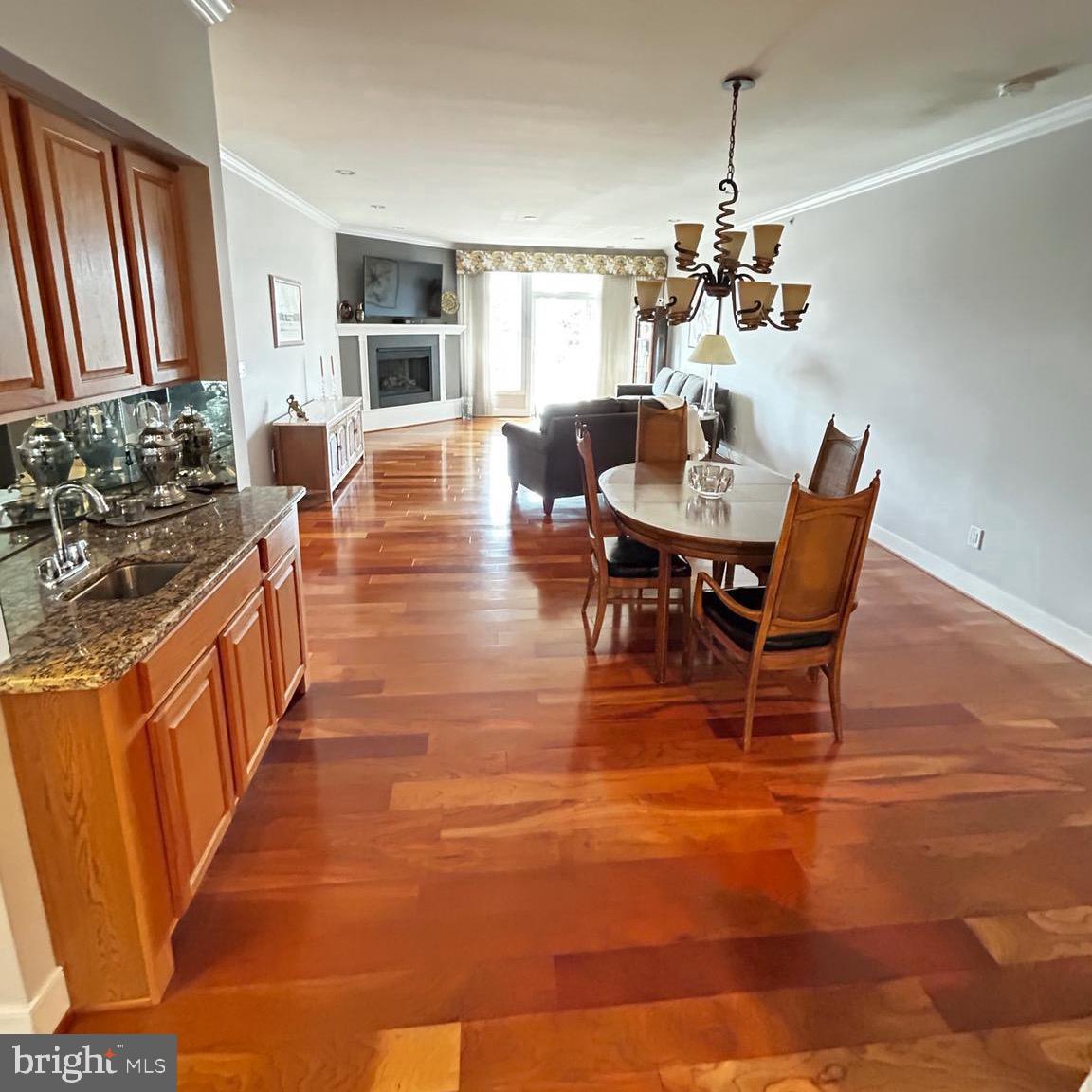 MERIDIAN VALLEY SQ - Residential