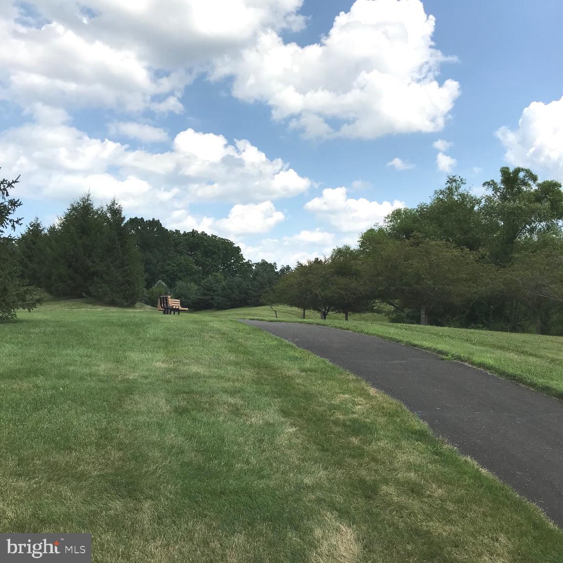 MERIDIAN VALLEY SQ - Residential