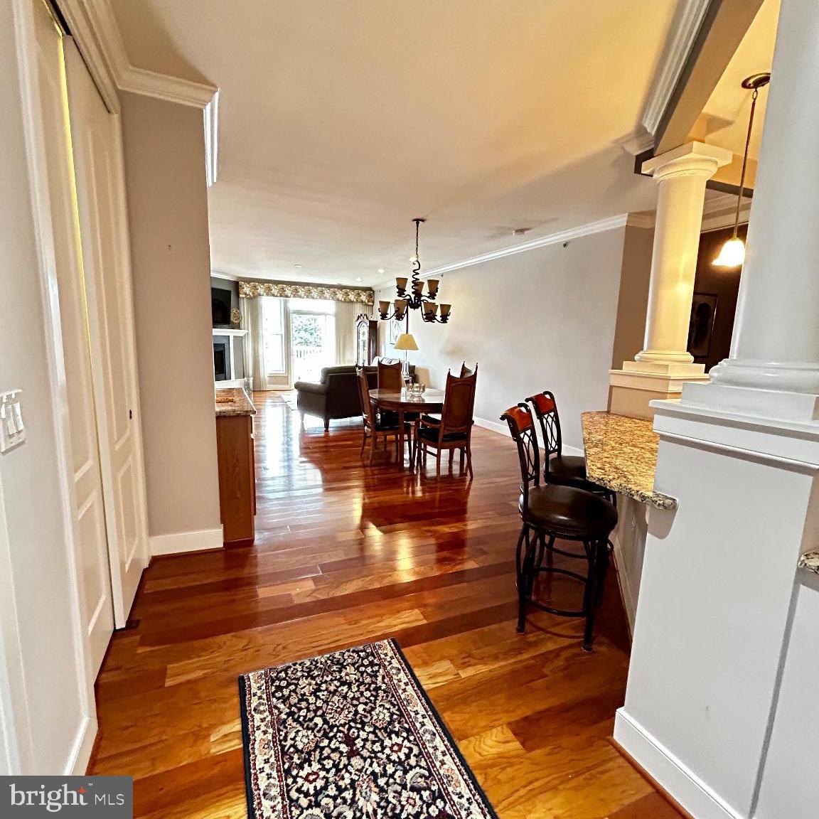 MERIDIAN VALLEY SQ - Residential