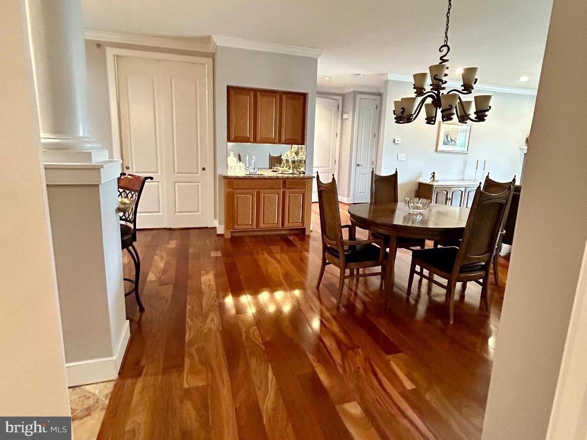 MERIDIAN VALLEY SQ - Residential