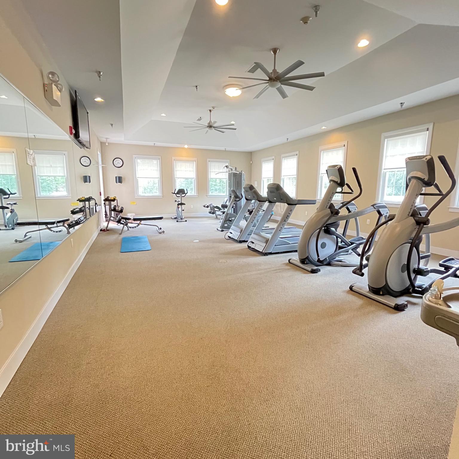 MERIDIAN VALLEY SQ - Residential