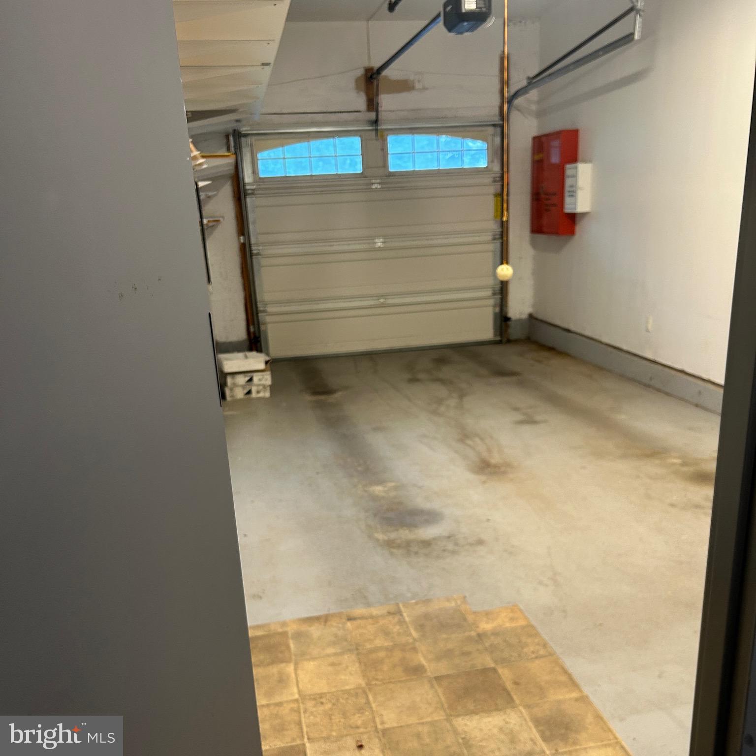 MERIDIAN VALLEY SQ - Residential