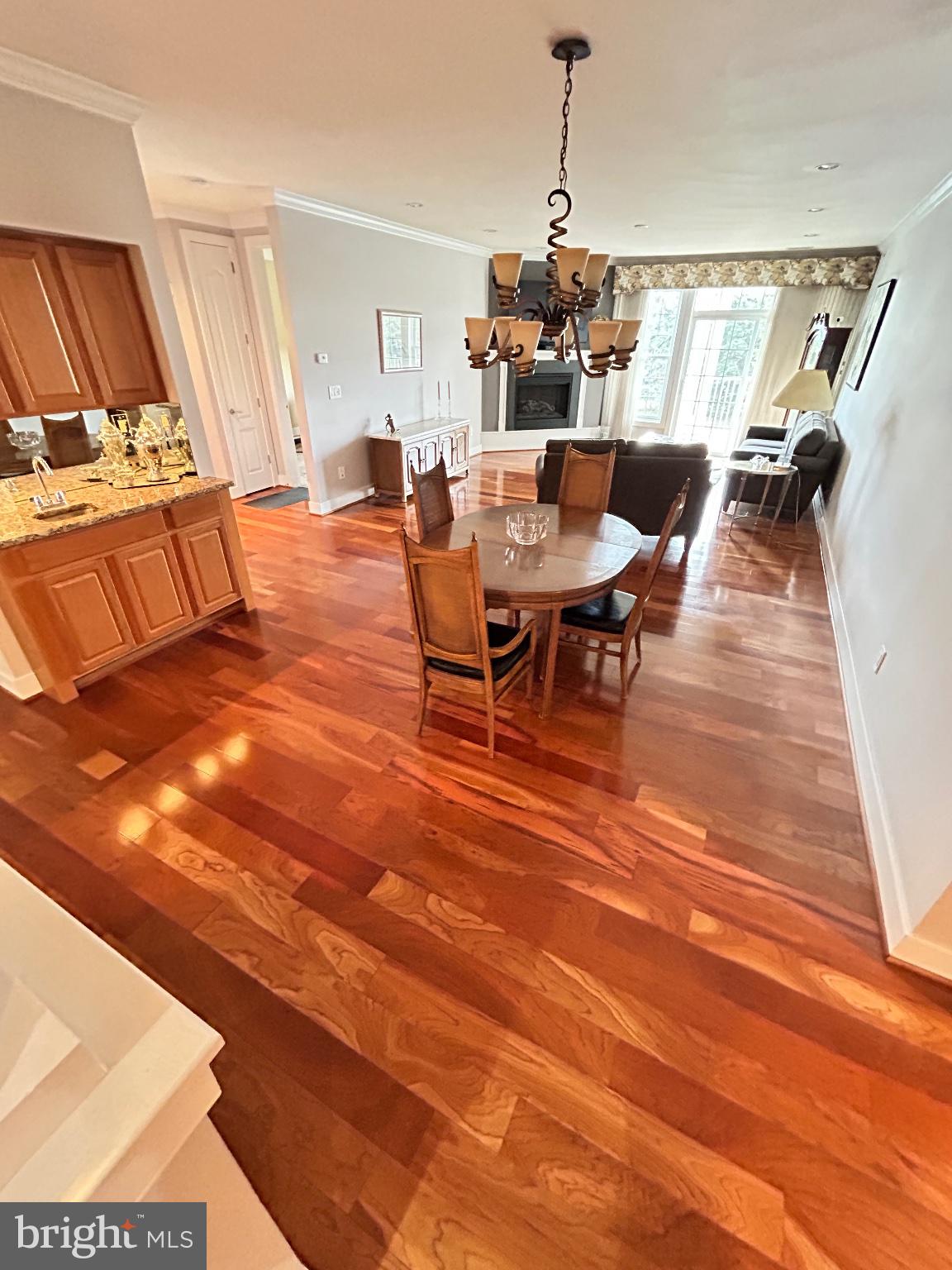 MERIDIAN VALLEY SQ - Residential