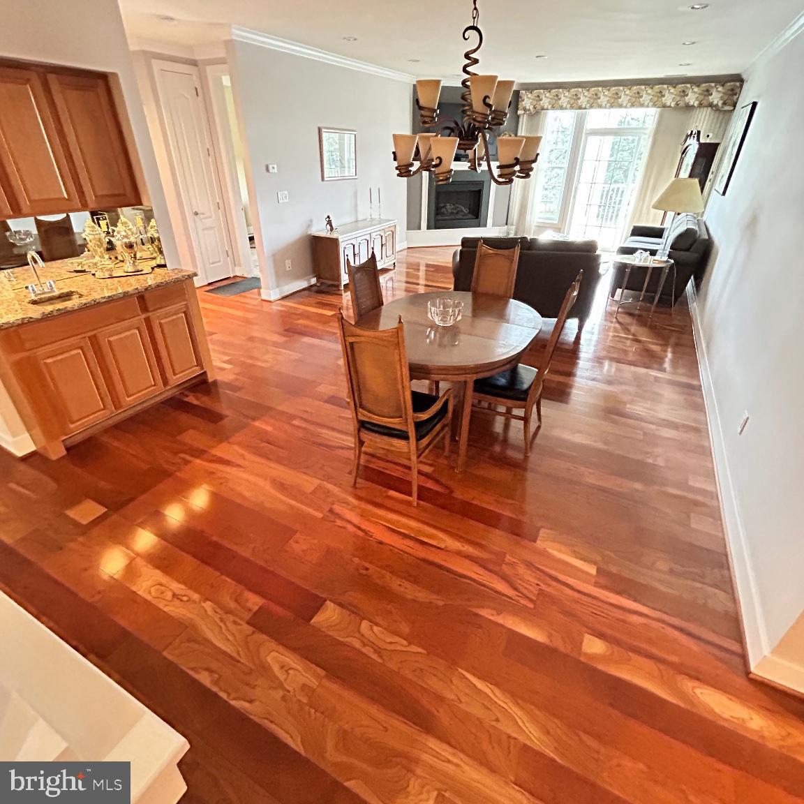MERIDIAN VALLEY SQ - Residential