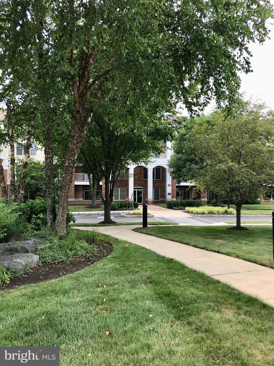 MERIDIAN VALLEY SQ - Residential