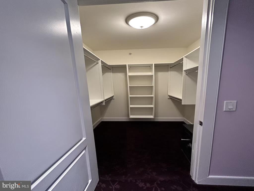 MERIDIAN VALLEY SQ - Residential